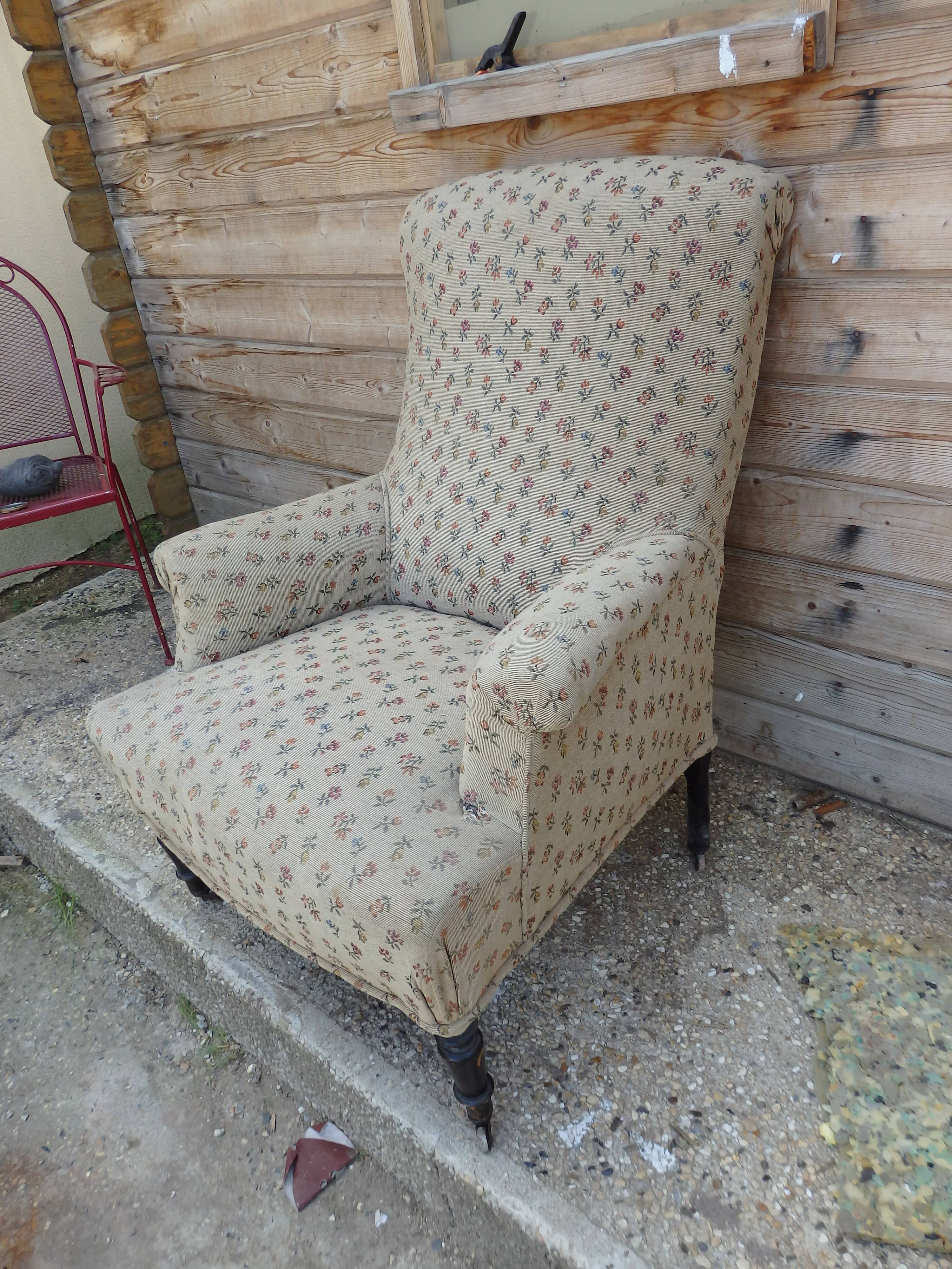 Old Napoleon lll toad armchair  with wheels