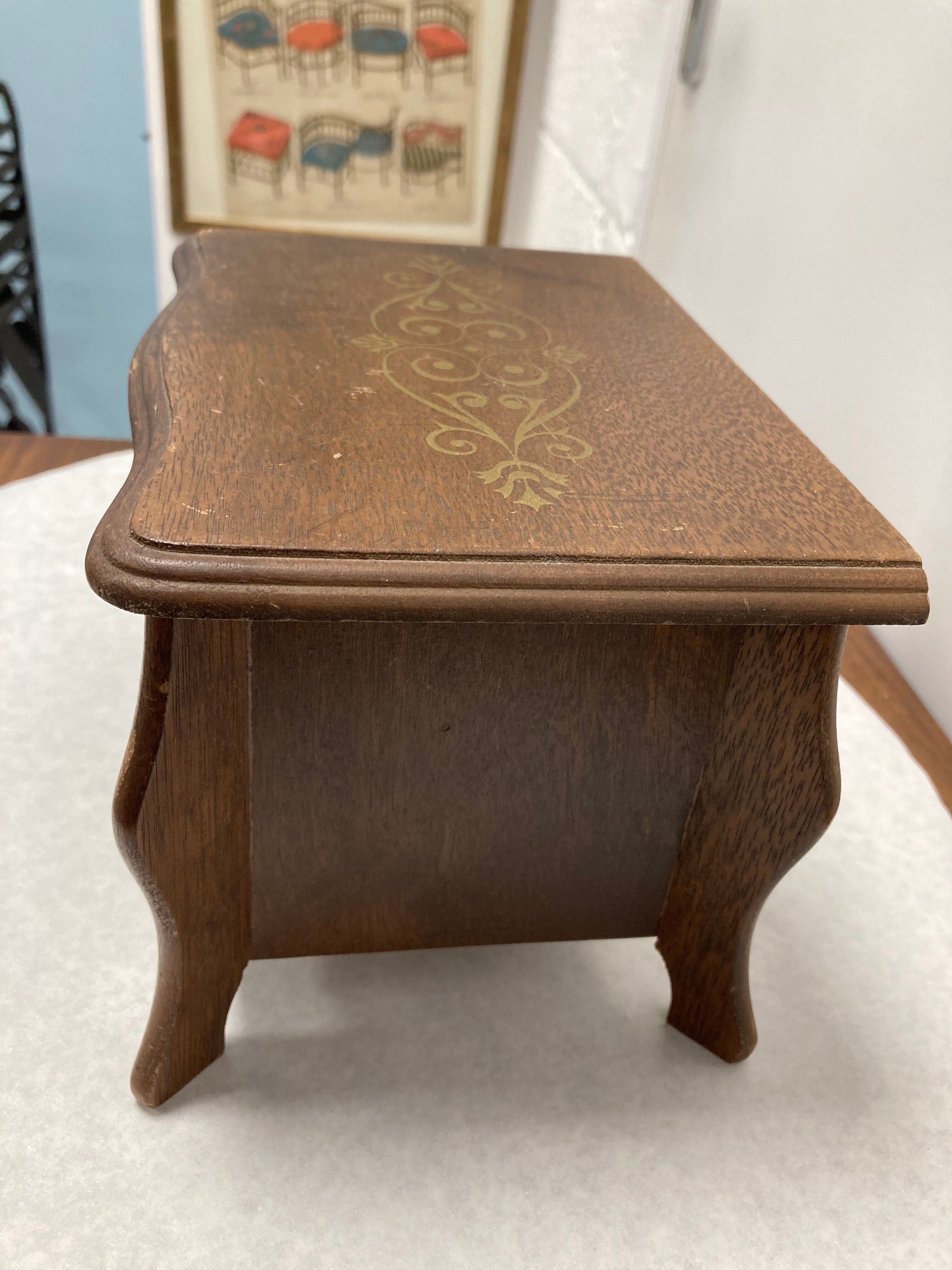 Wooden jewellery box