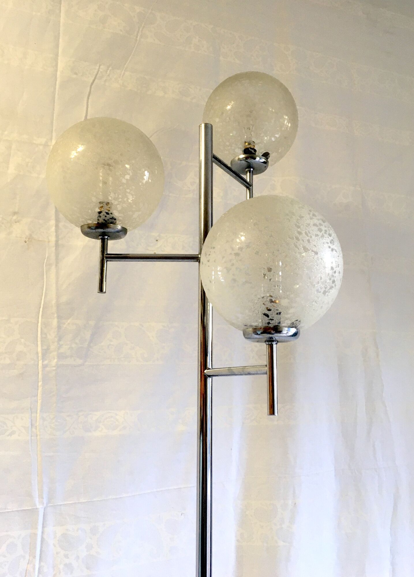 Chrome metal lamppost 3 tulip foot lights 70