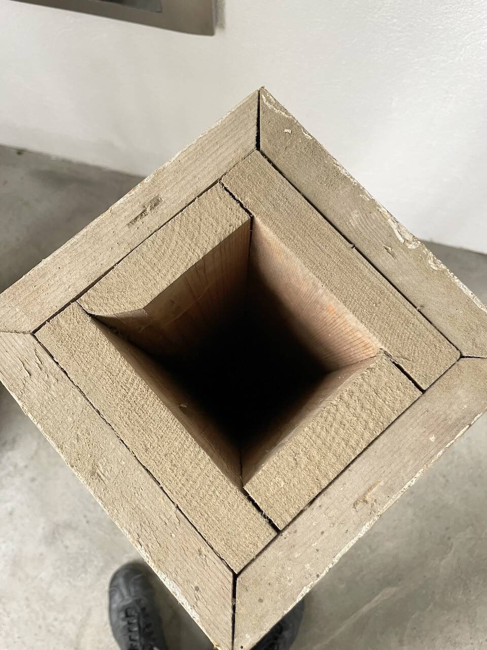 Wooden pedestal column 1900