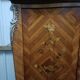Armoire marquetée en bois de rose