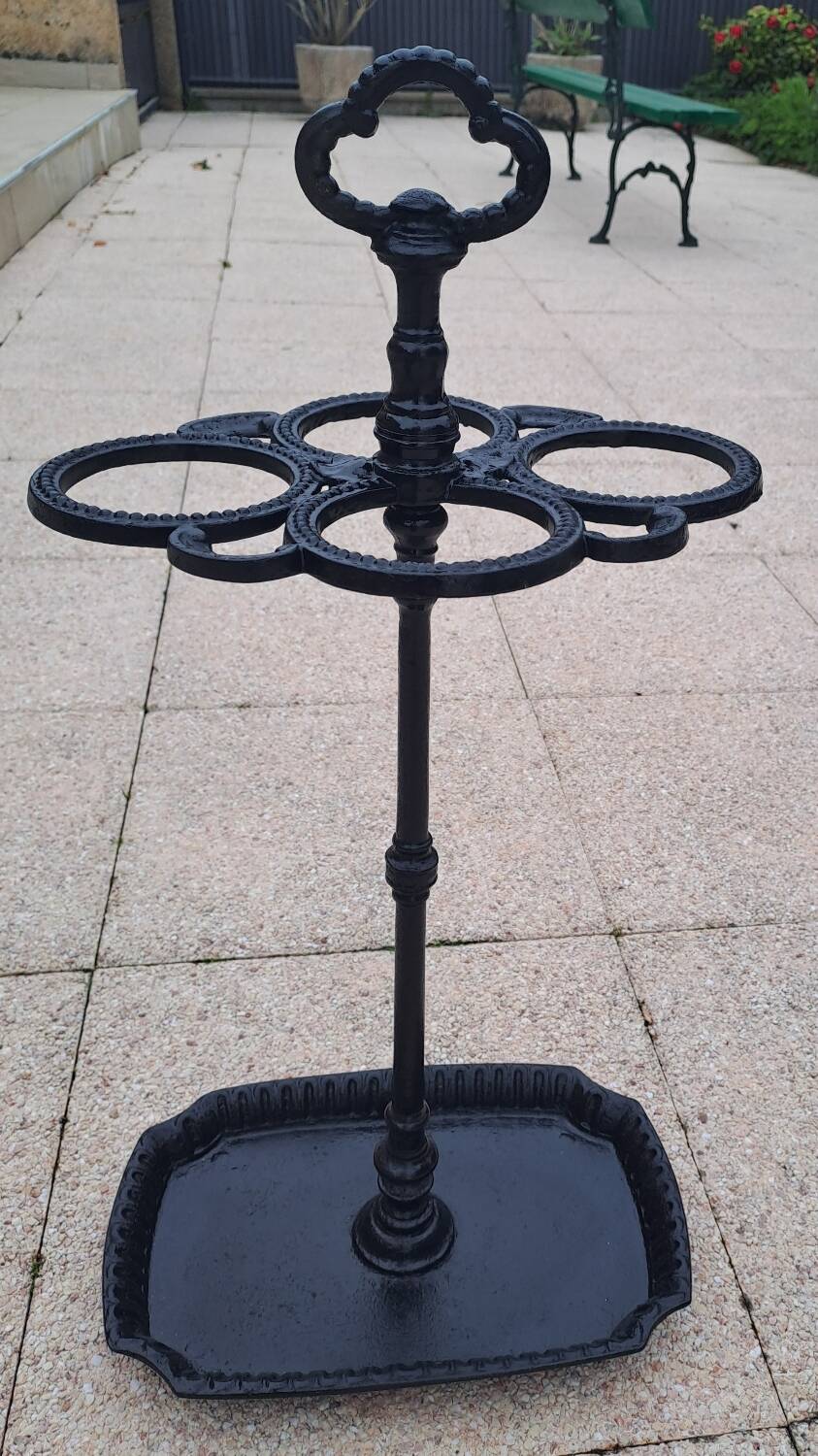 Painted cast iron umbrella stand
