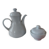 Teapot and sweetener