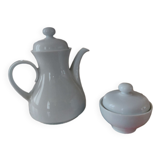 Teapot and sweetener