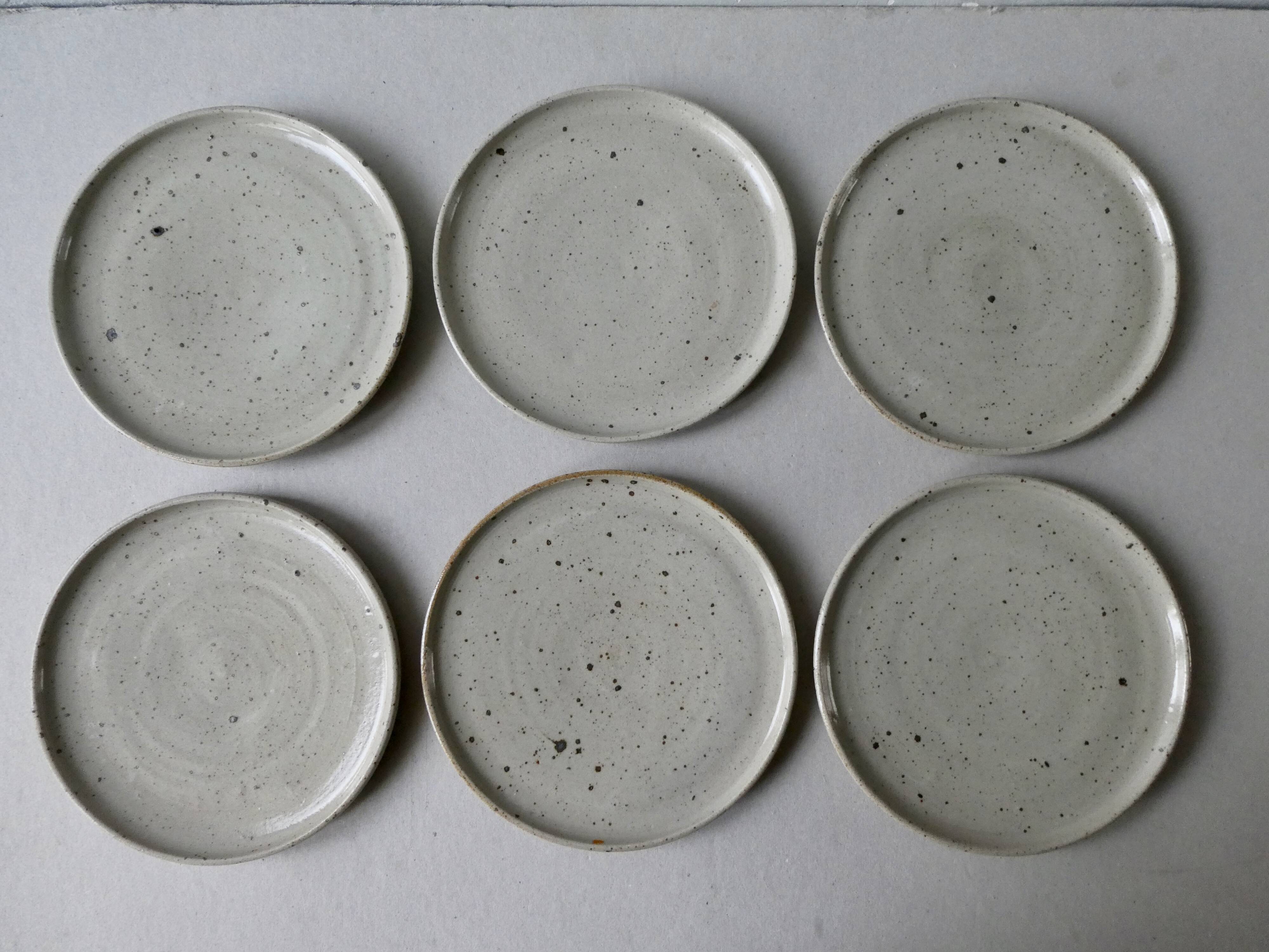 Set of 6 dessert plates or starter, made of sandstone, signed