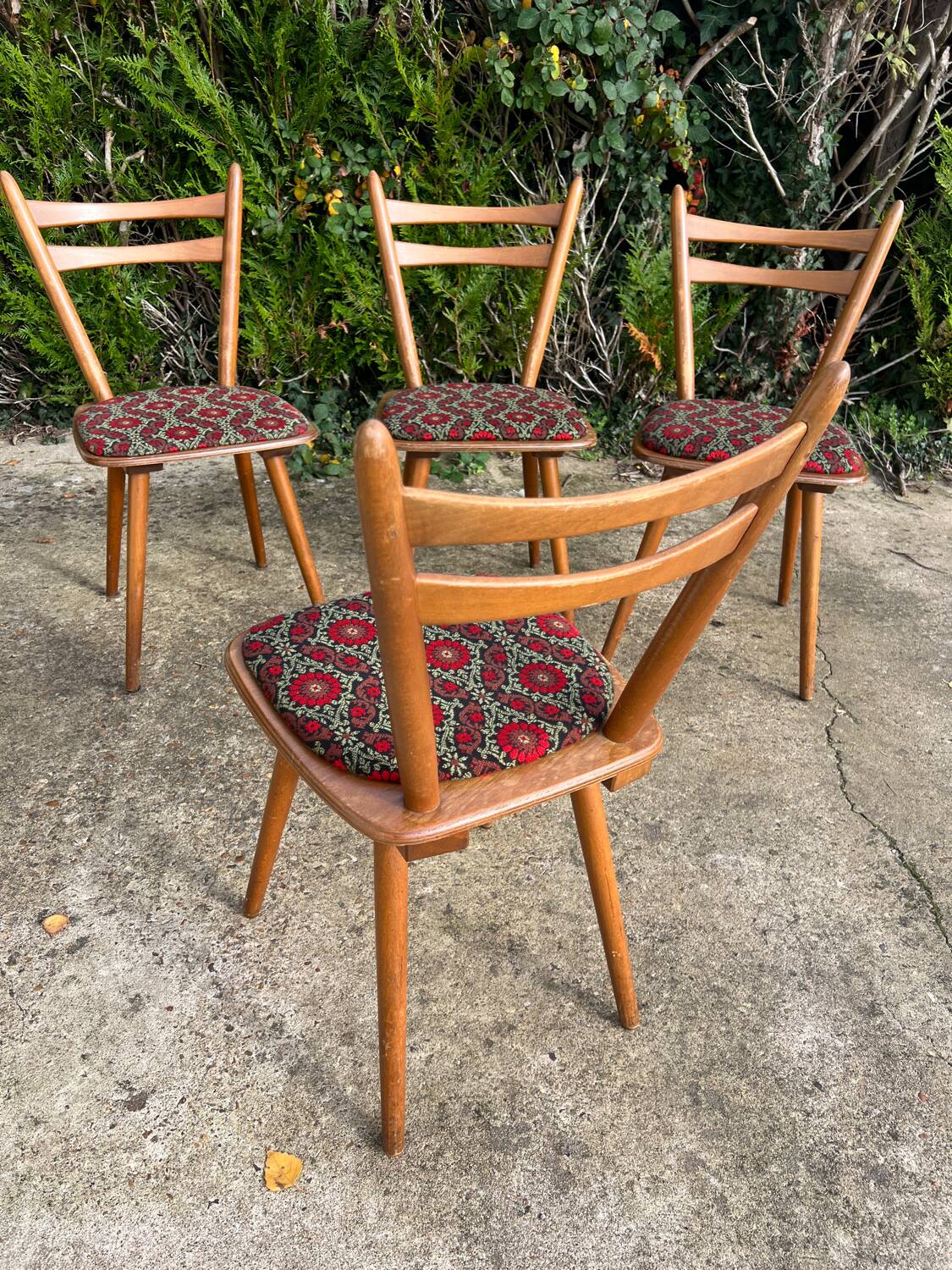Set of 6 Becker chairs.