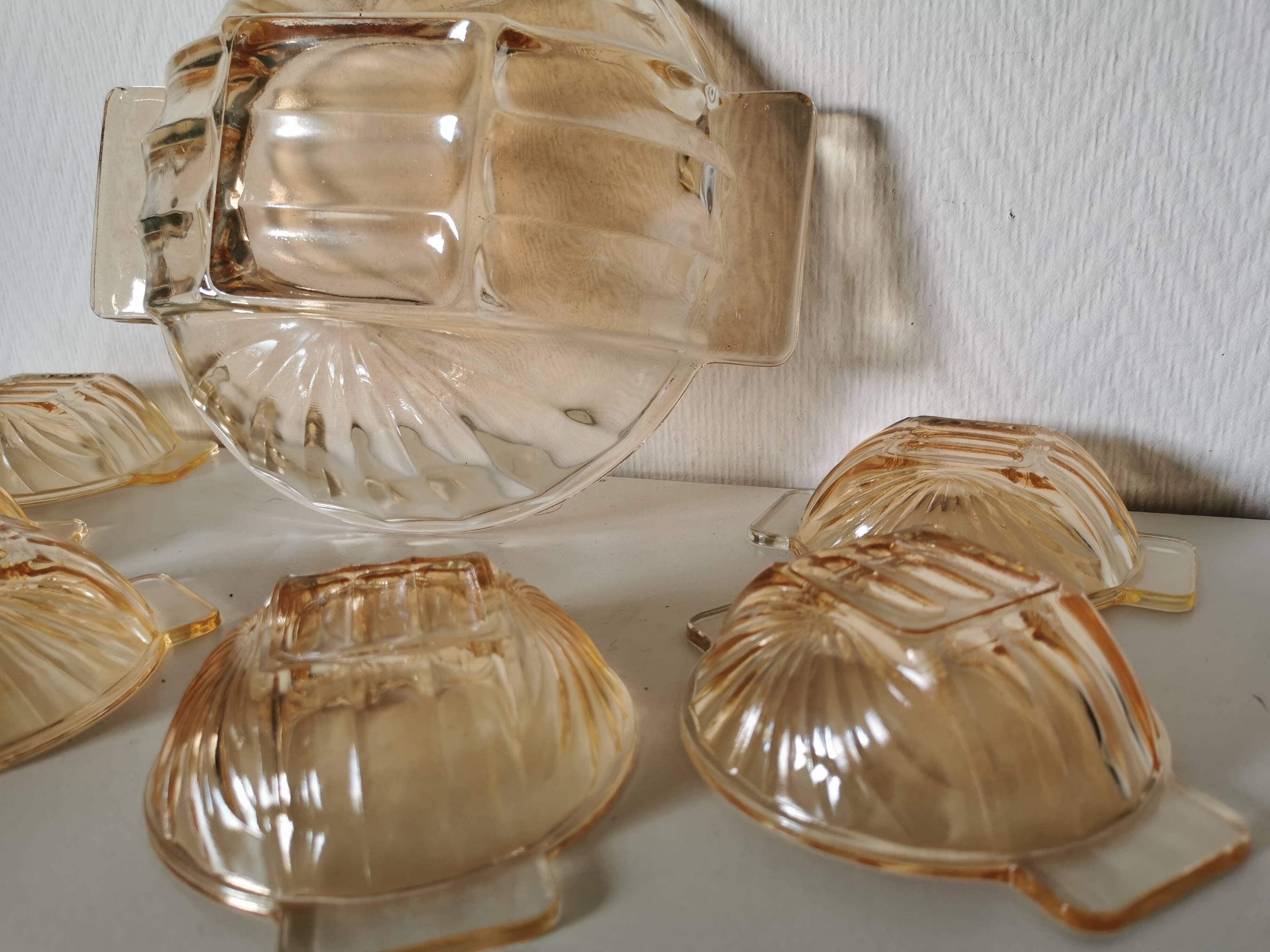 Art Deco pearly glass dessert service