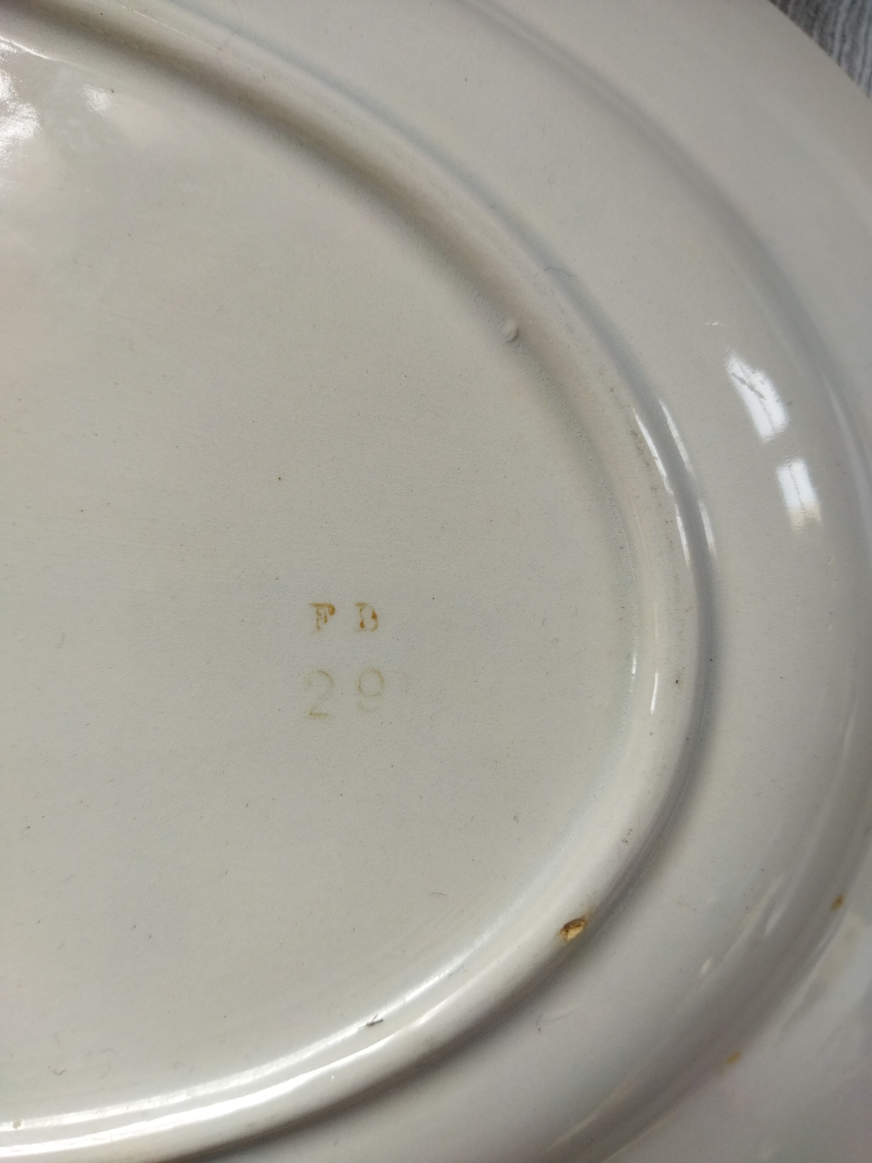 Plat en faïence Fénal Badonviller