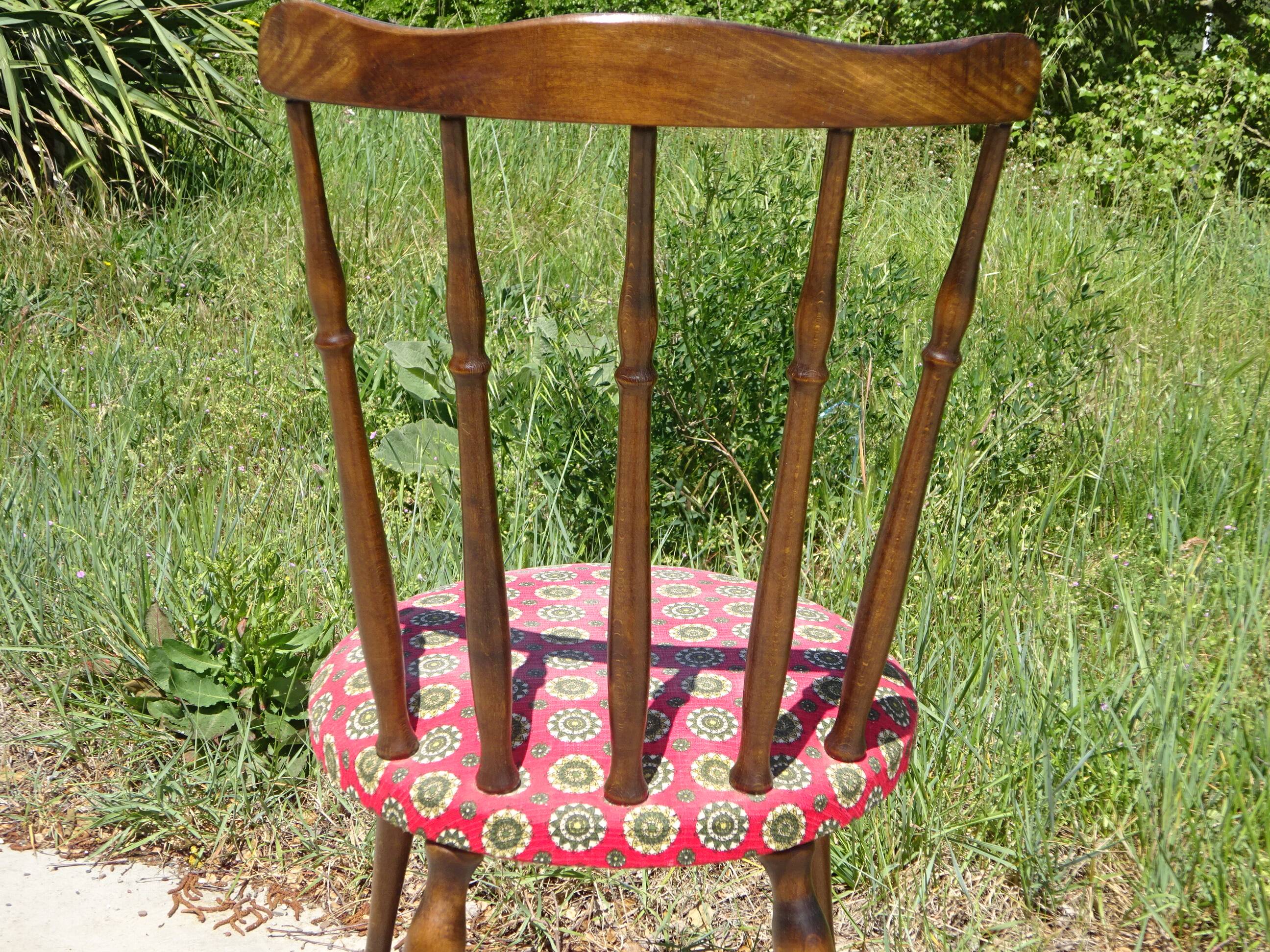 Chairs with splayed legs, vintage models