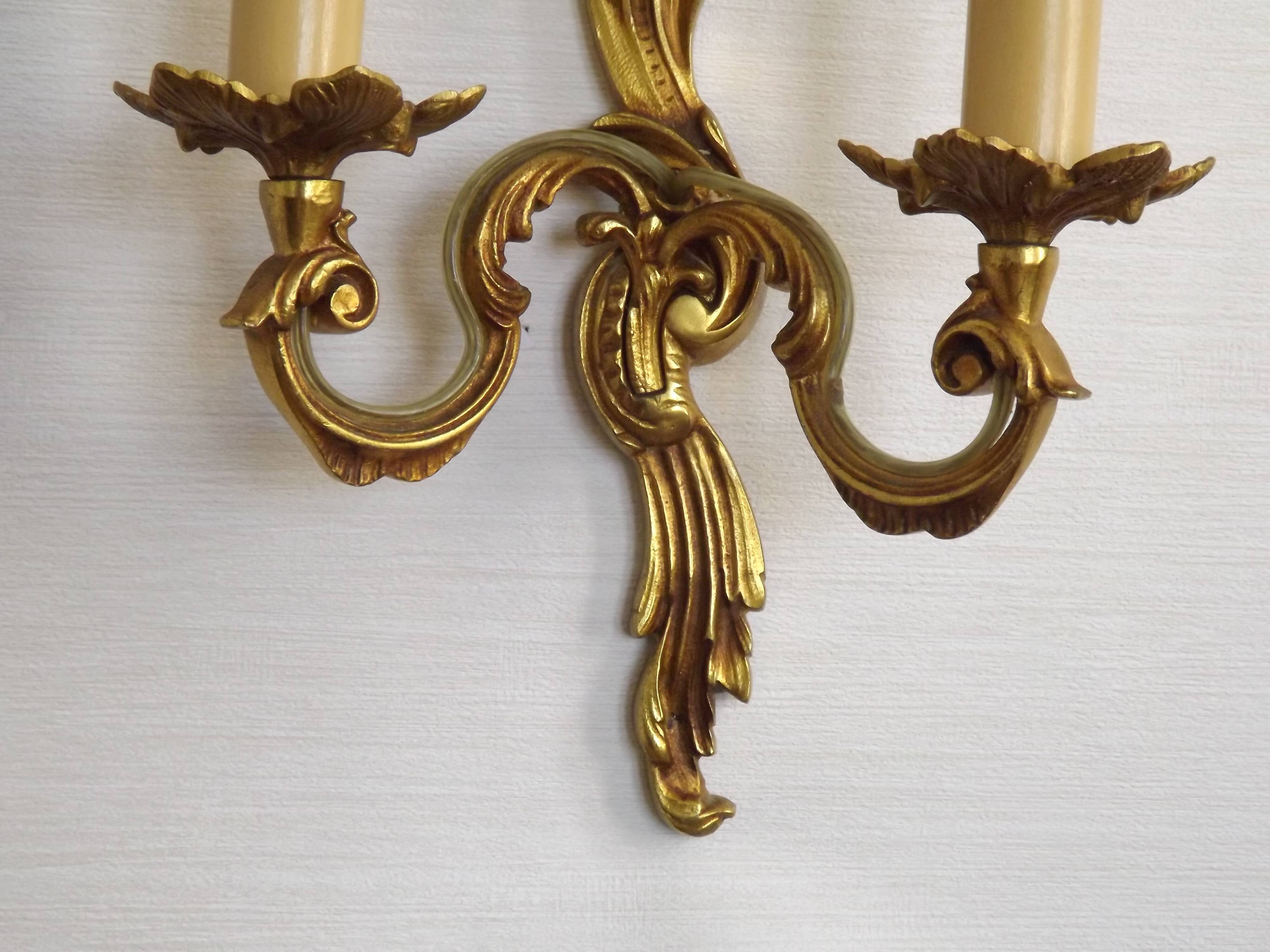 Stylish Vintage French Bronze Double Wall Sconce with Acanthus Leaf Detail