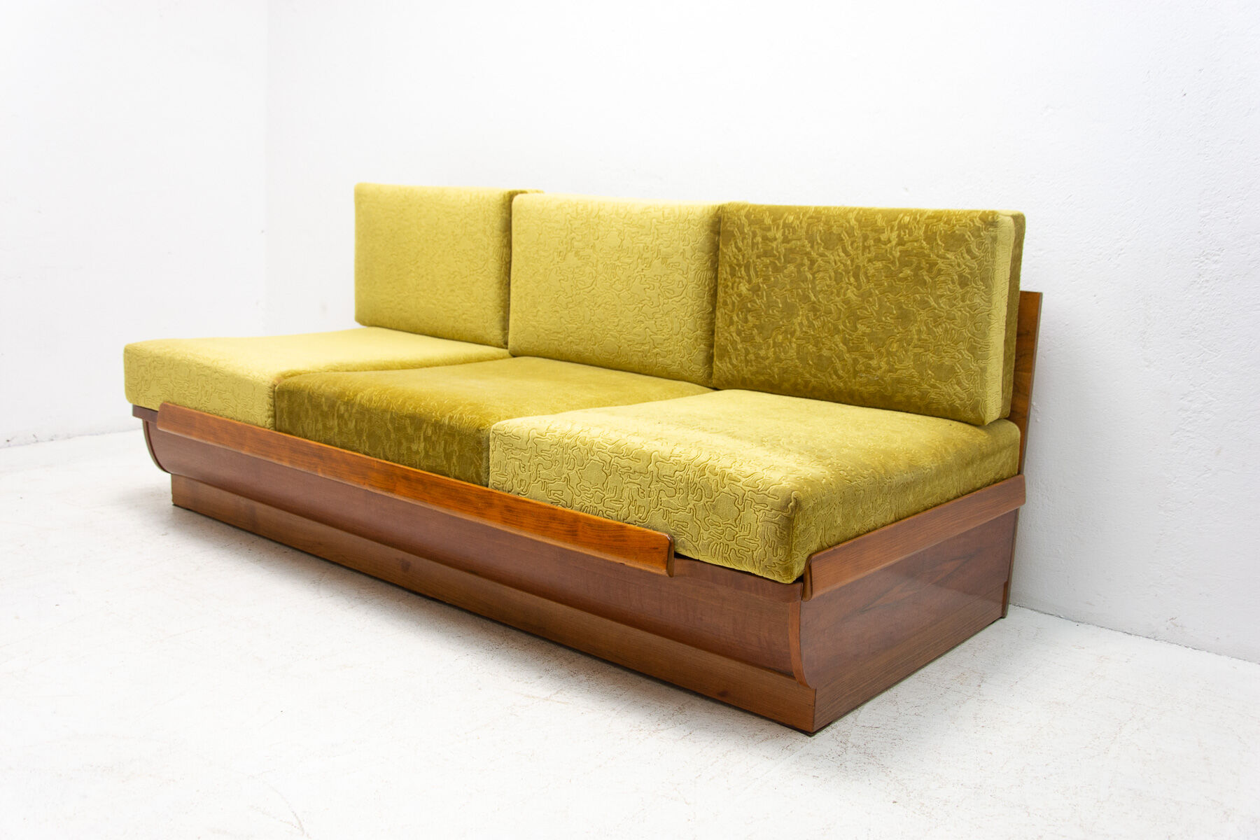 mid century sofabed in walnut by jindrich halabala for up zavody, 1950´s