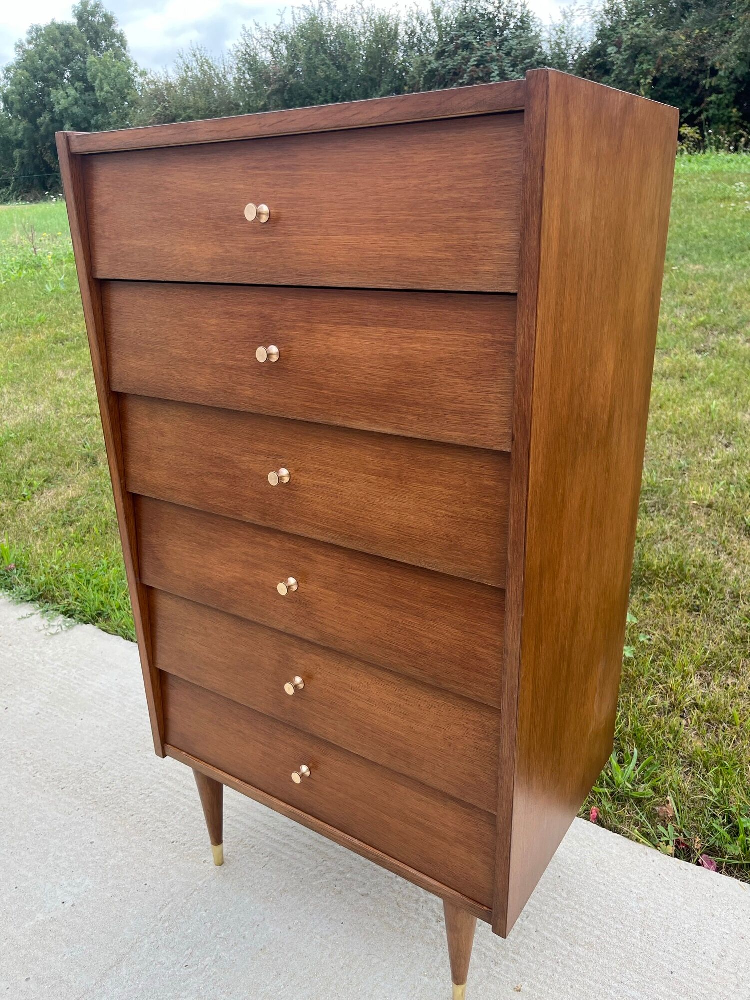 Chiffonnier à 6 tiroirs en bois et laiton