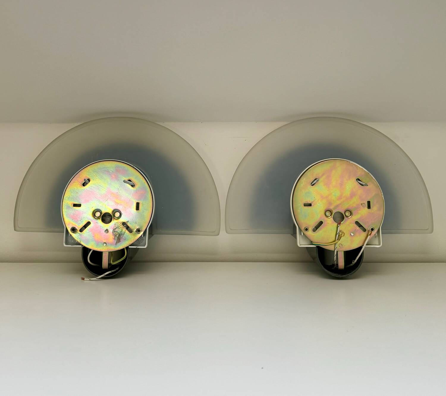 Pair of “diva” wall lights by Ezio Didone for Arteluce