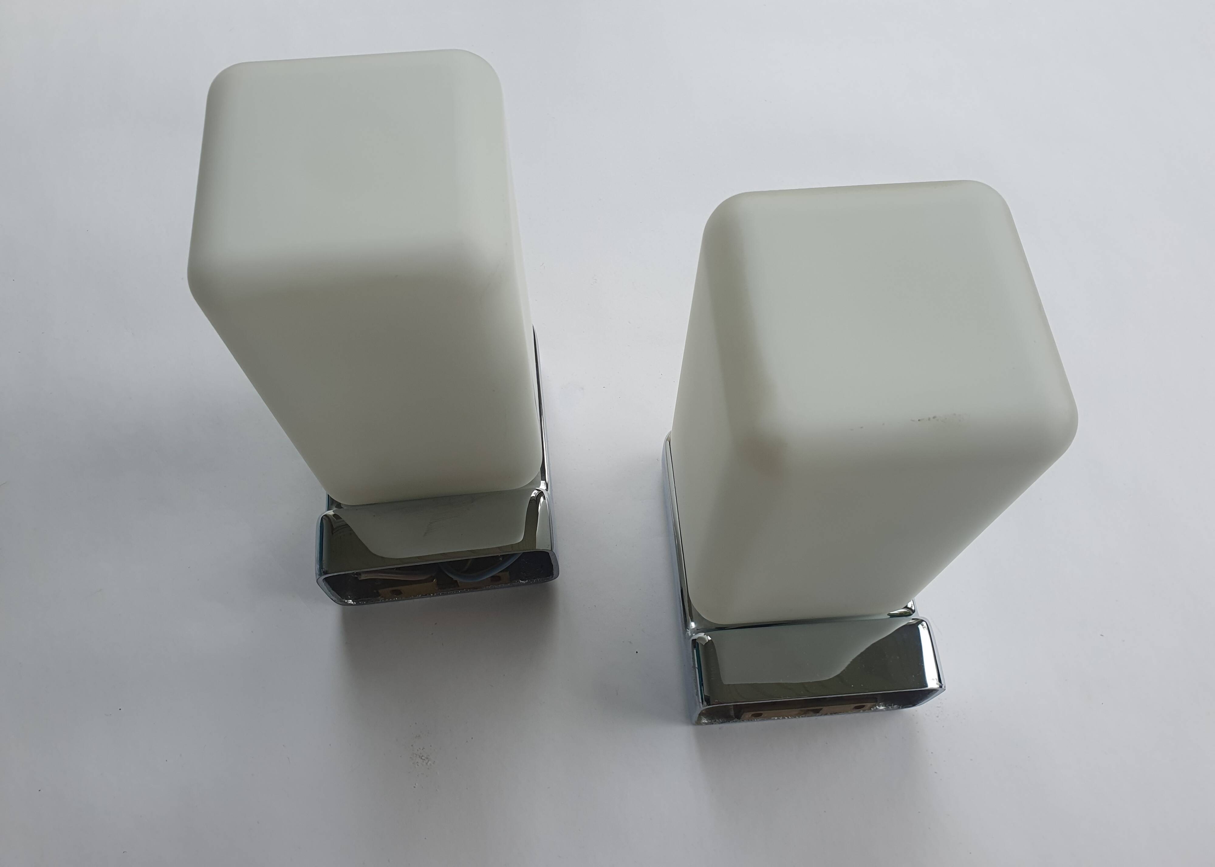 Pair of vintage bathroom design wall lights