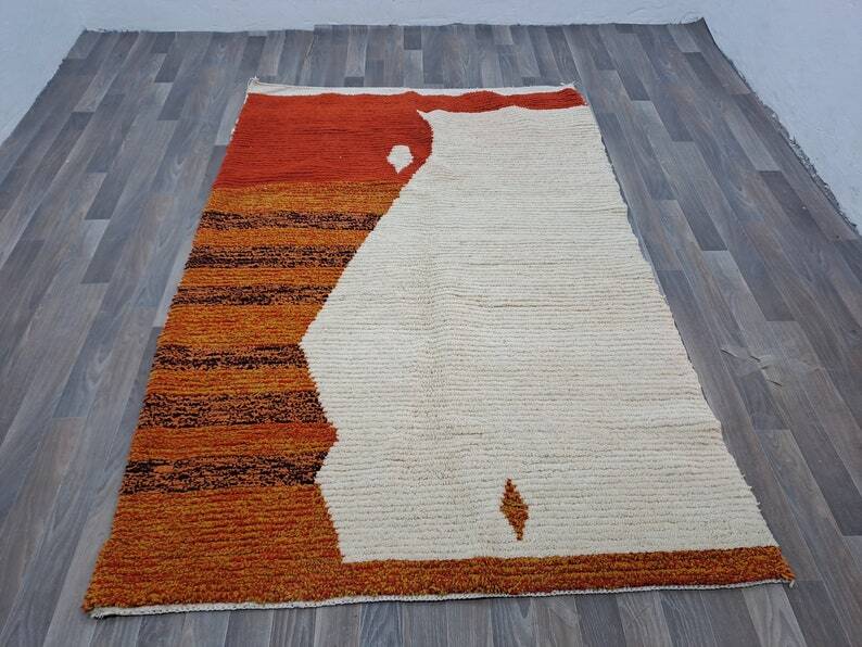 Traditional handmade Moroccan rug, size 150 x 260 cm