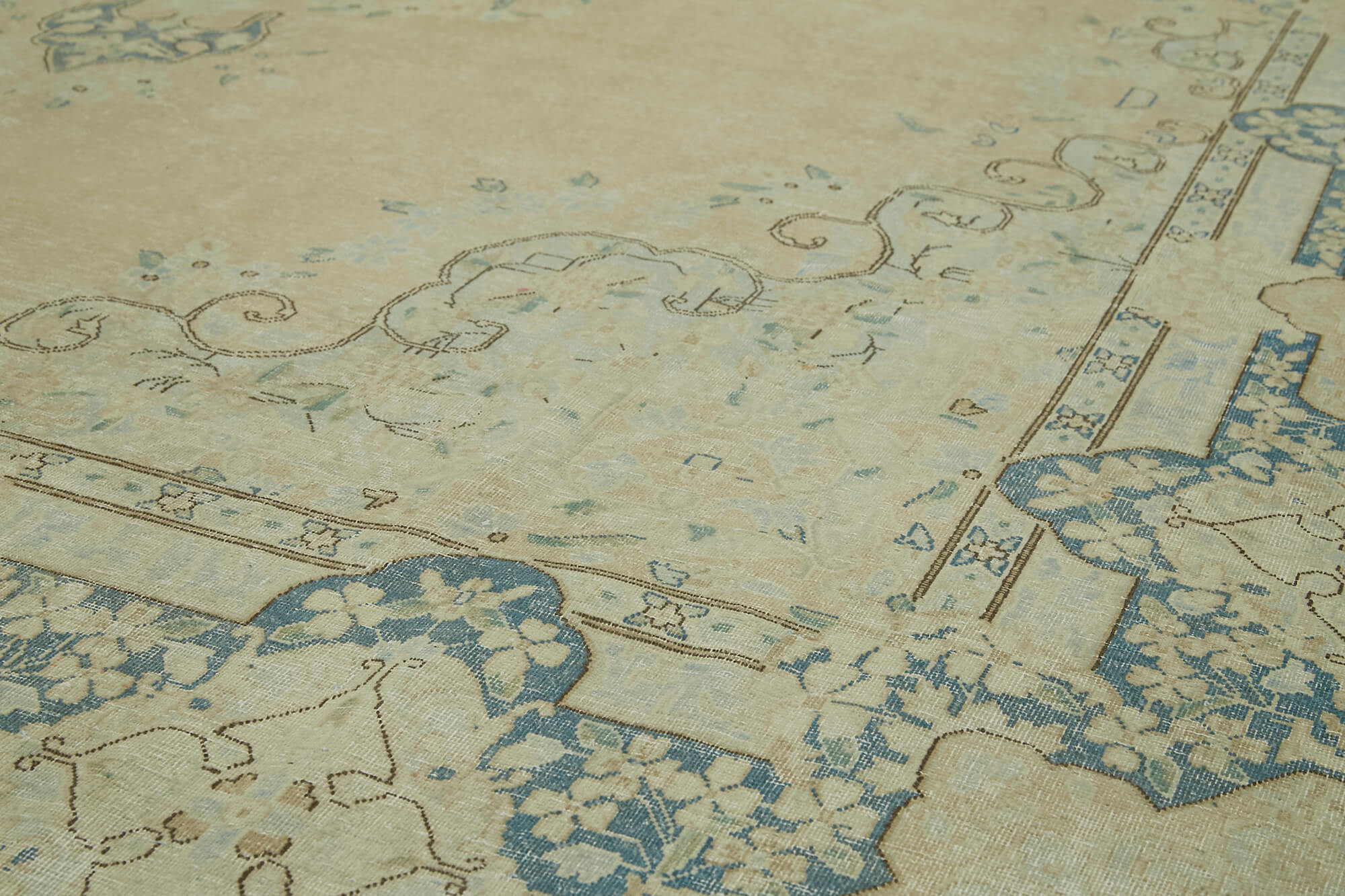 Hand-Knotted Persian Antique 1970s 284 cm x 388 cm Beige Wool Carpet