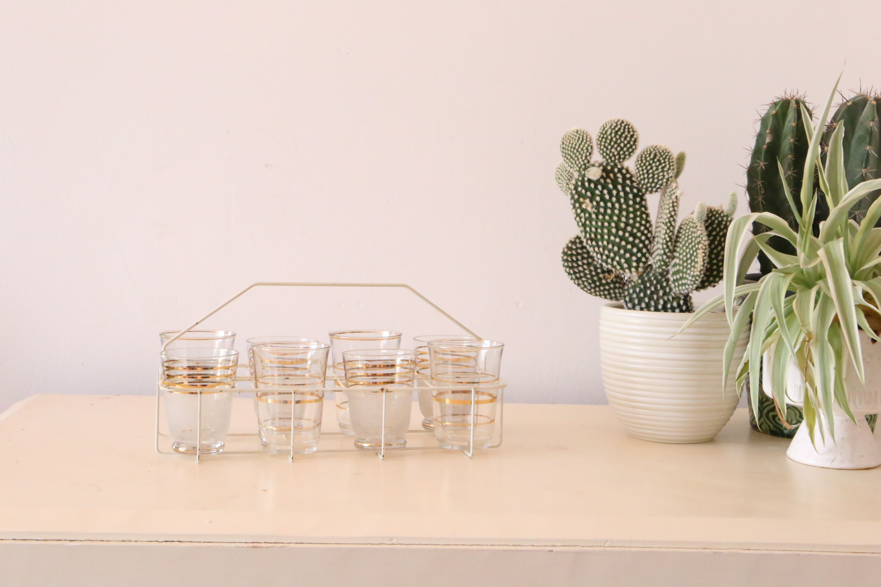 Support à verre en métal et ses 8 verres, vintage, authentique, années 60