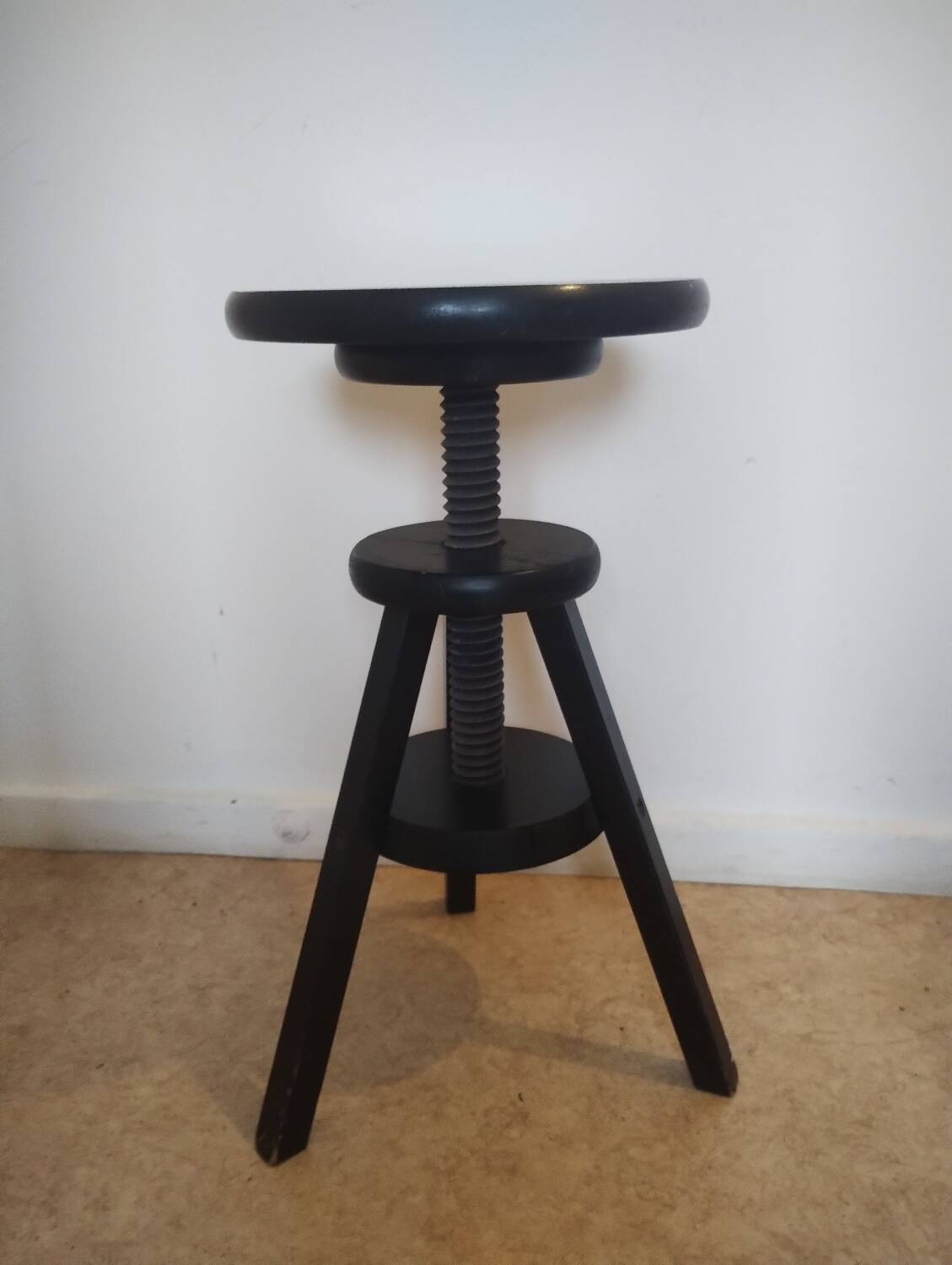 Wooden screw stool
