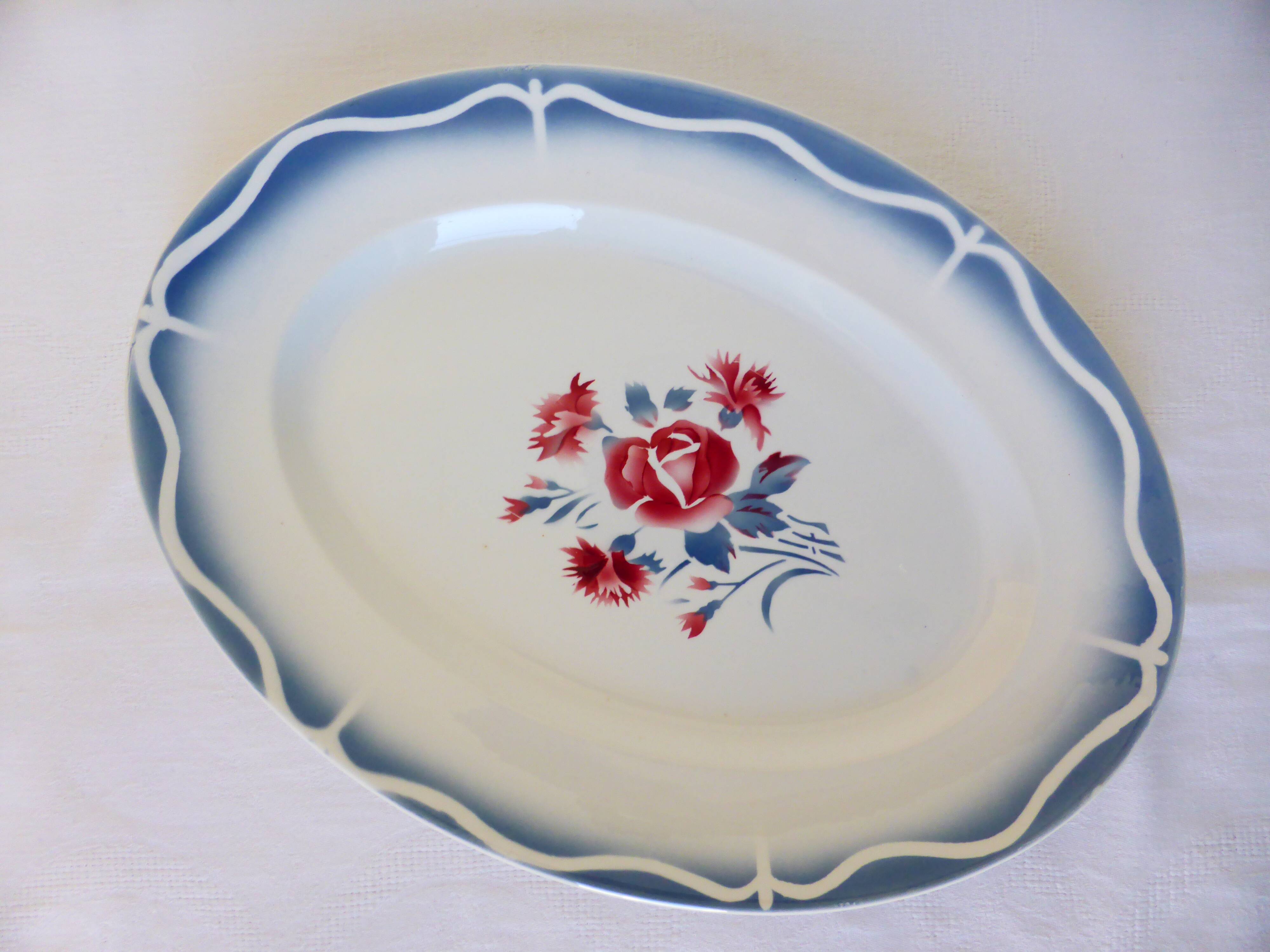 oval serving dish of Digoin Sarreguemines model Nina Rosa 2106142