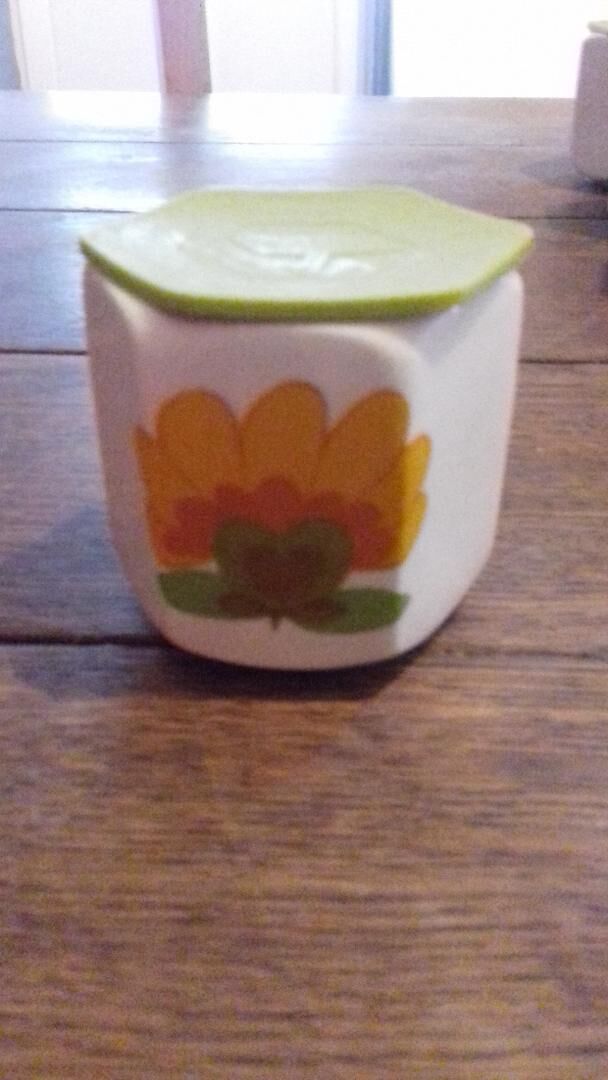 porcelain yoghurt pot
