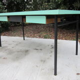 Table metal and formica