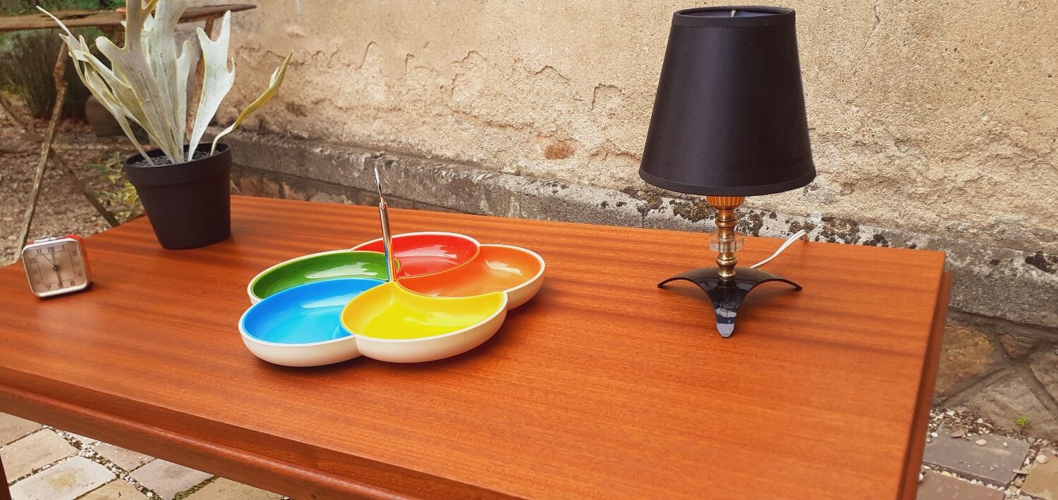 Vintage servant year 60