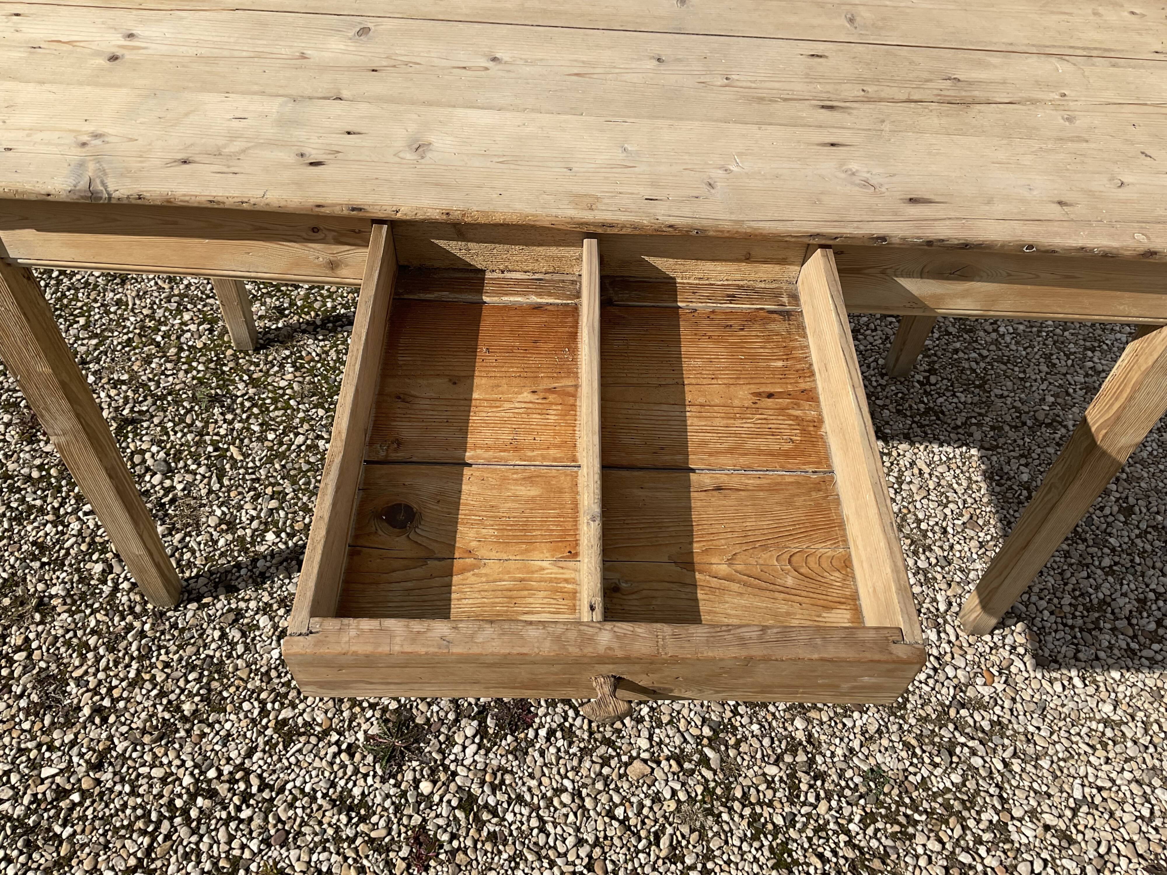 Farm table