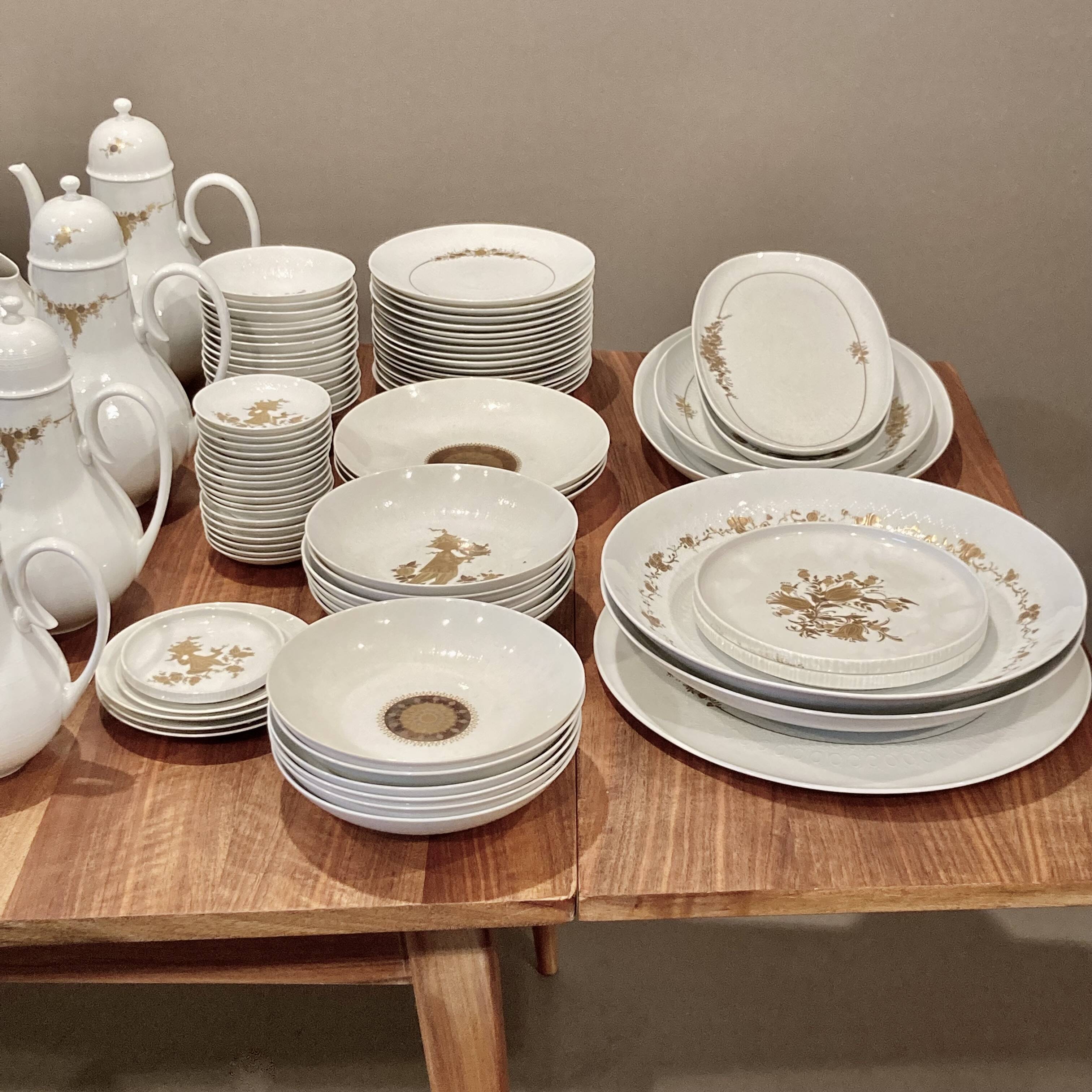 145-piece porcelain service, "bjorn winnblad" design, 1950.