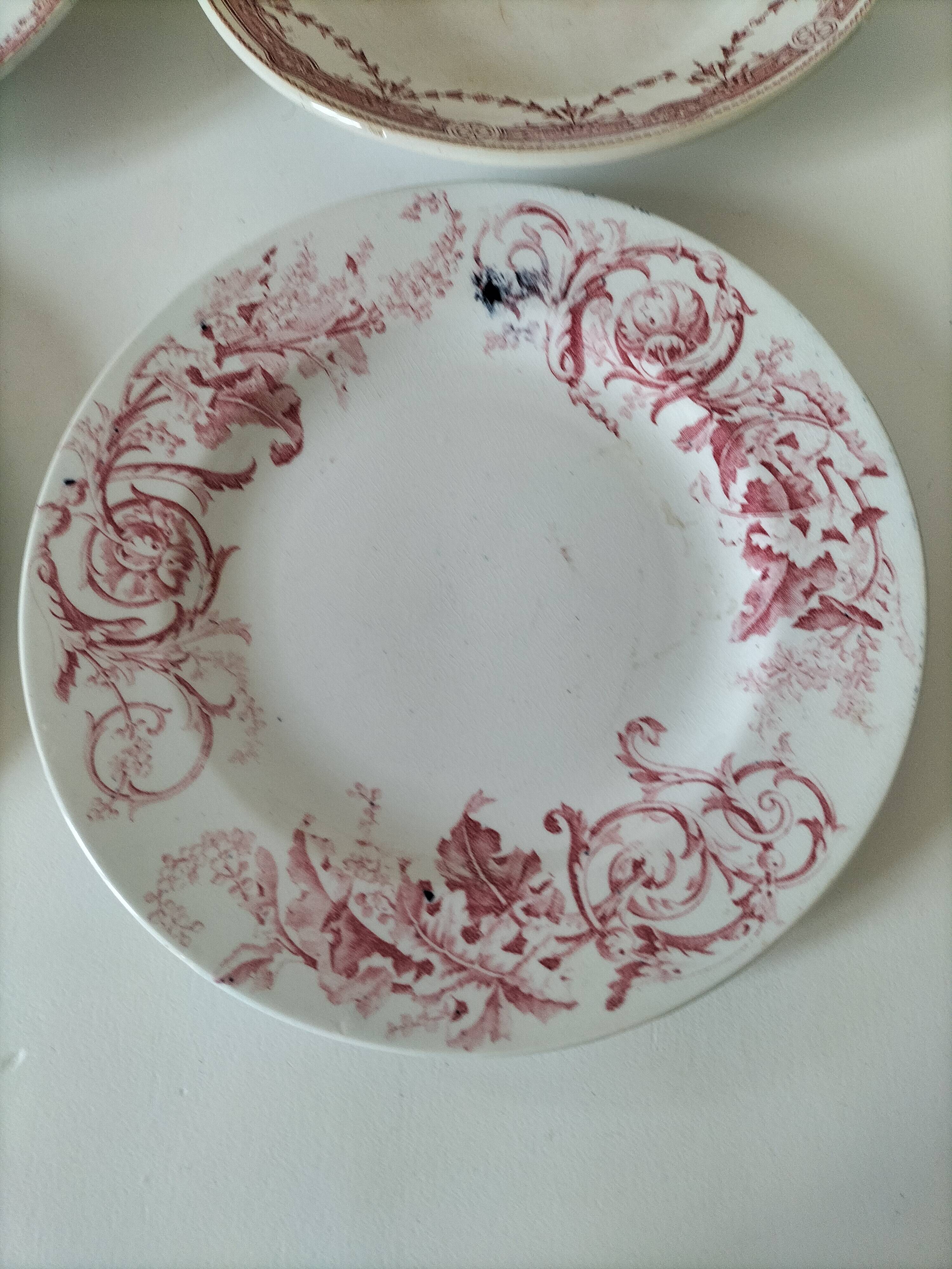 6 assiettes anciennes terre de fer rose dépareillées