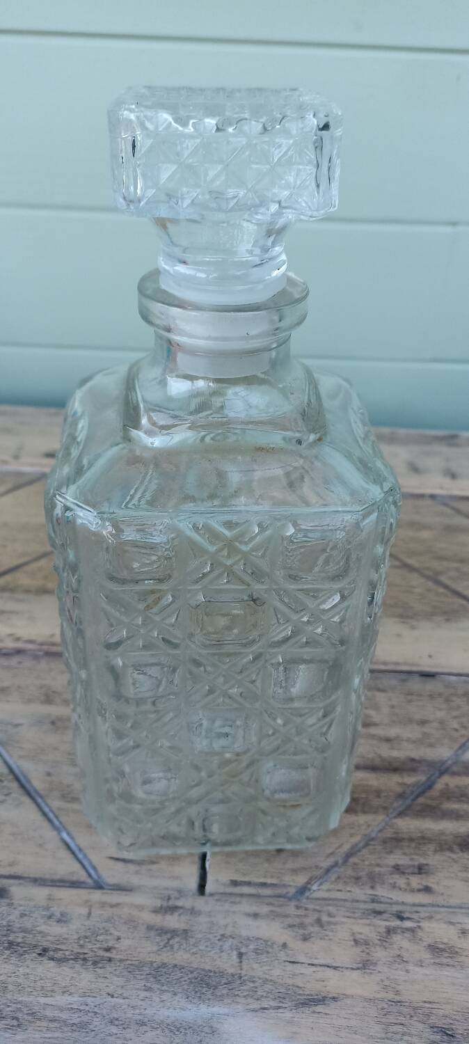 Glass whisky carafe