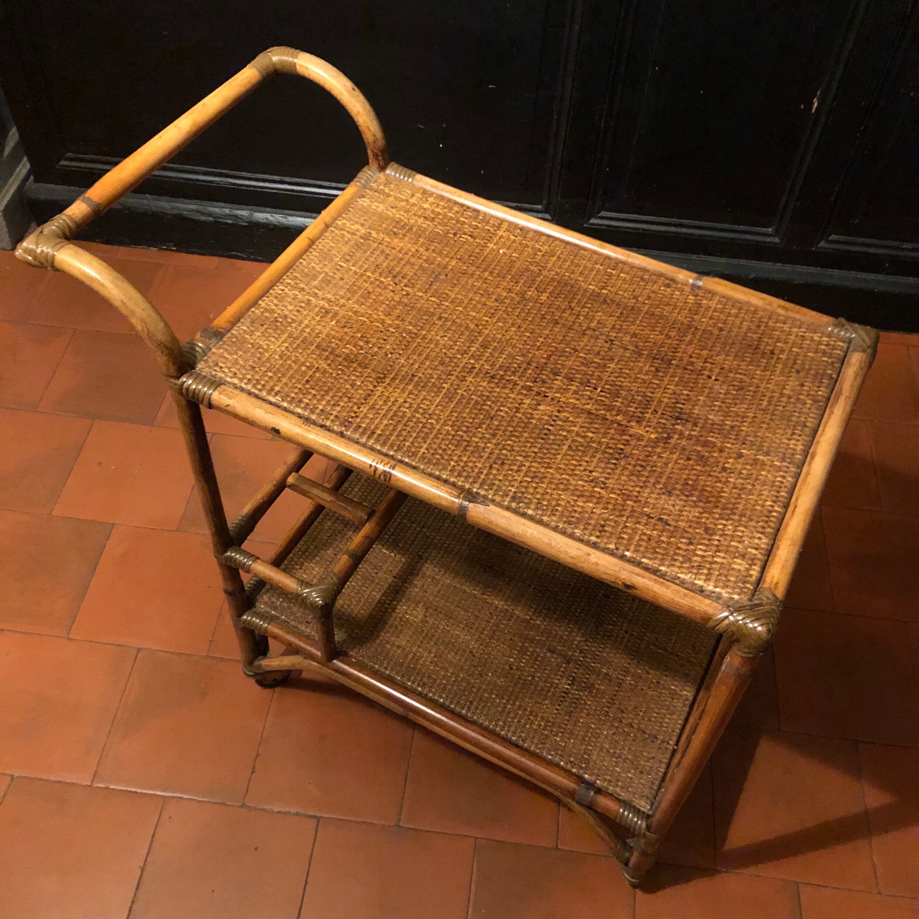 Vintage rattan rolling dessert