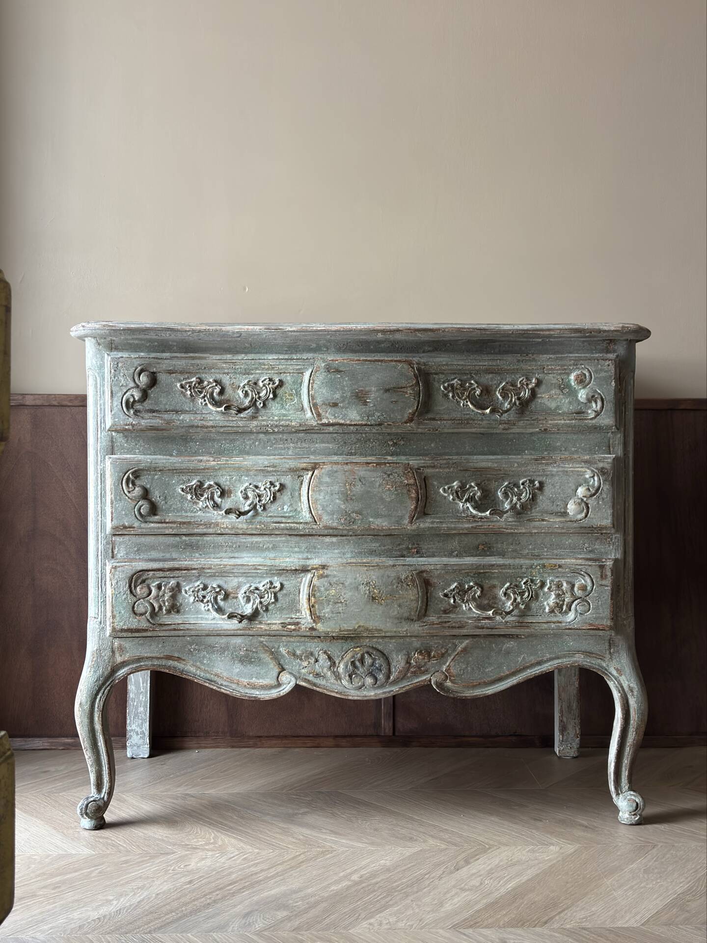 Louis XV style commode with traditional patina