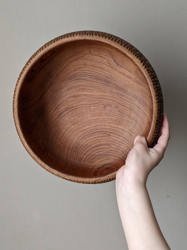 Coupe en bois sculpté fabrication artisanale décoration ethnique tribal