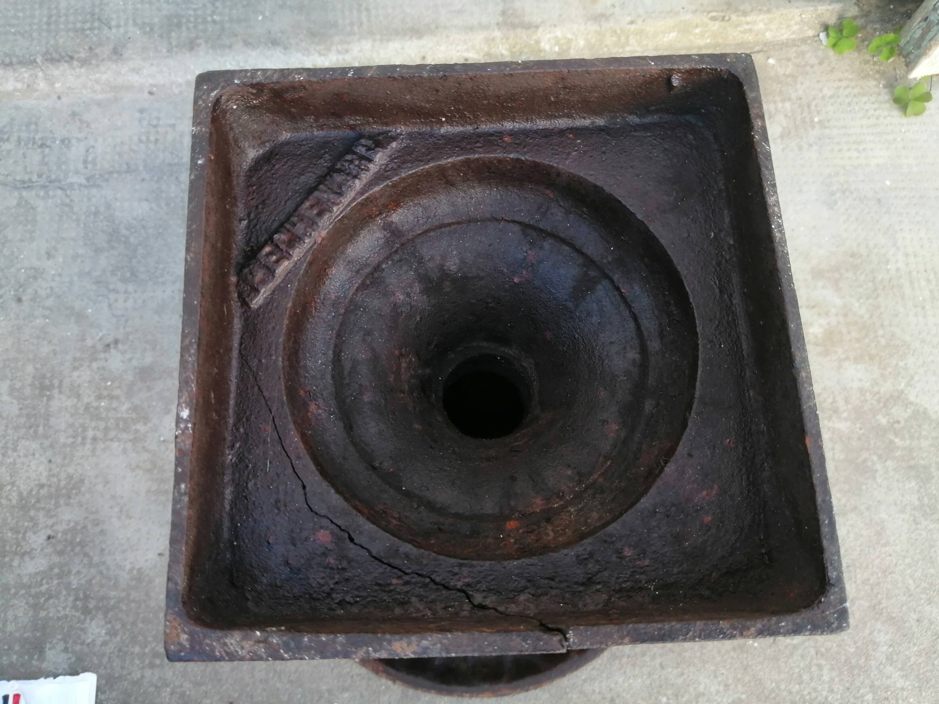 Vase médicis en fonte pechenard
