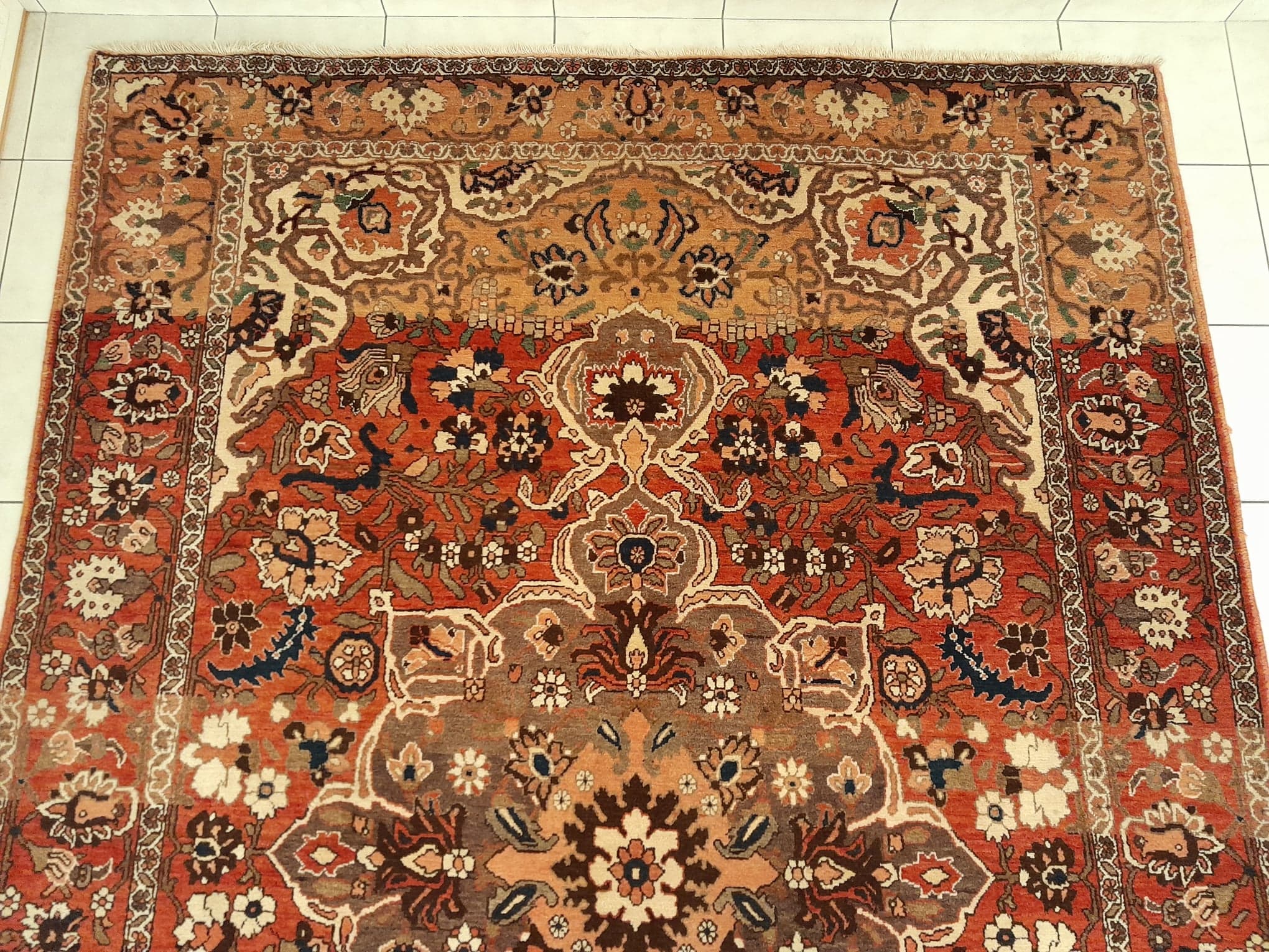 Handmade Persian Bachtiar rug 306x213
