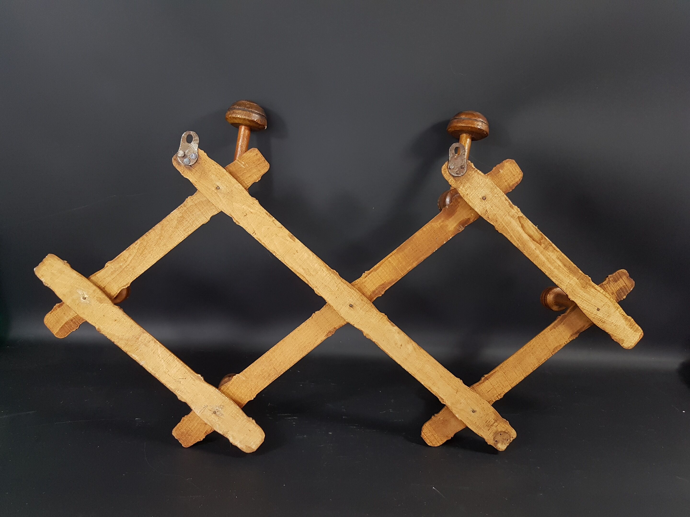 Former Coat Carrier / Wooden Wall Carrier Saon Bamboo Adjustable