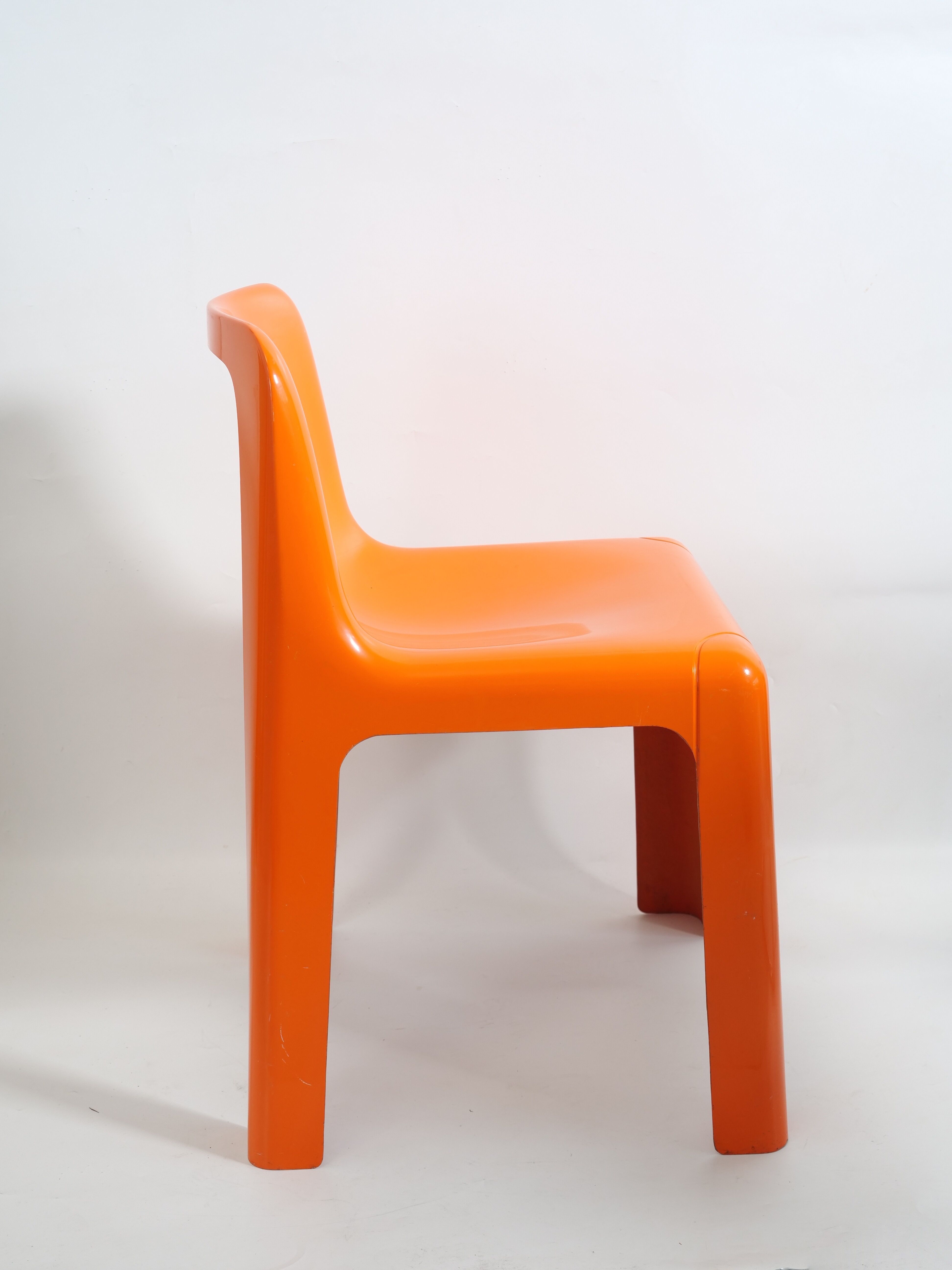 Fiberglass chair by Marc Berthier model Ozoo 700