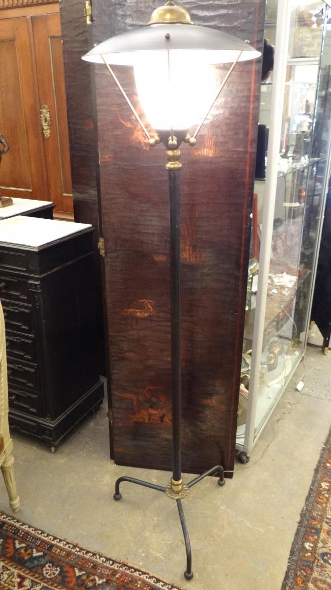 Floor lamp in painted metal