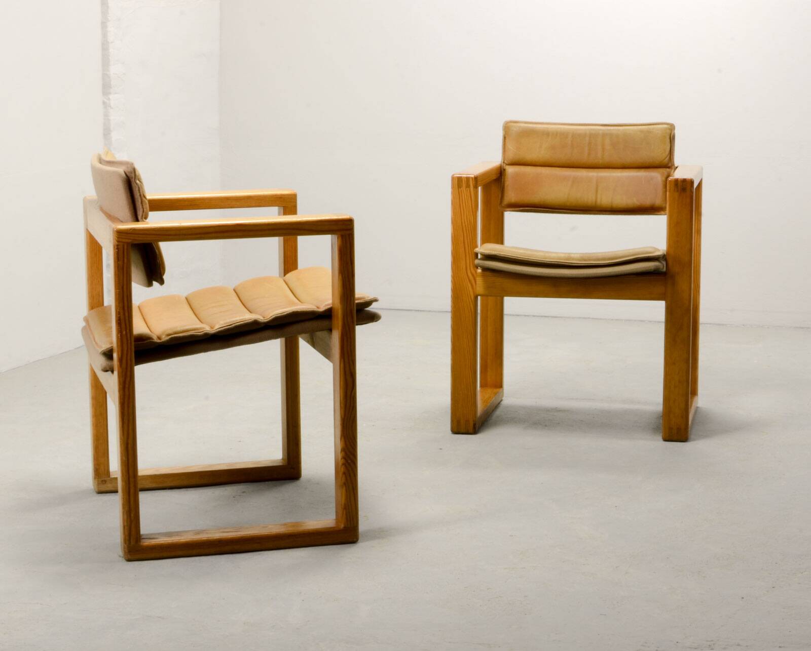 Set of Camel Leather Cubic Pinewood Side Chairs by Ate van Apeldoorn 1970s