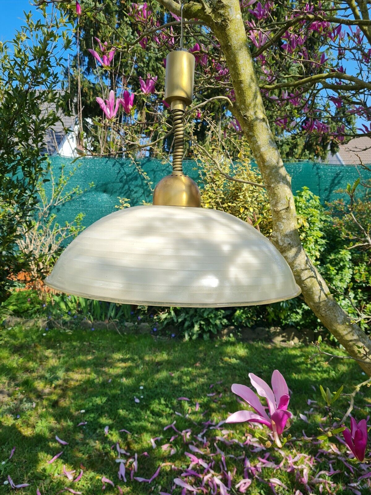 Vintage suspension with variable height in molded plastic in light sand color