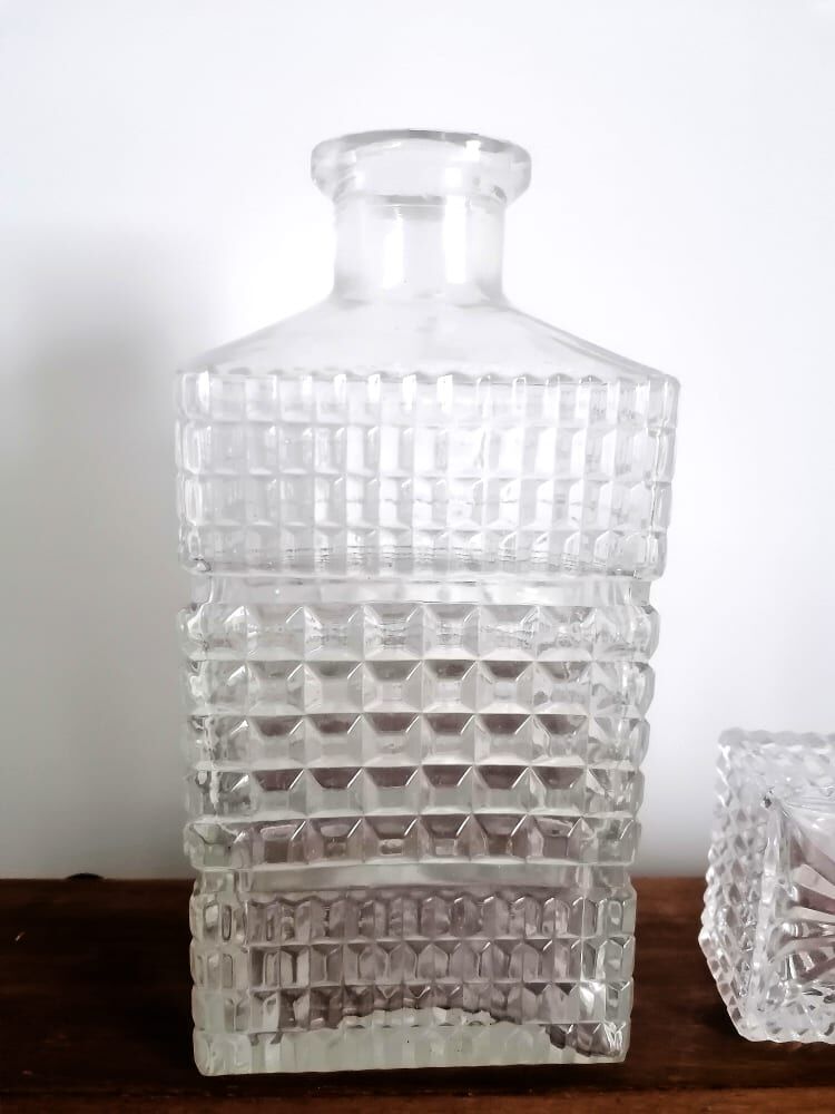 Diamond cut whisky decanter
