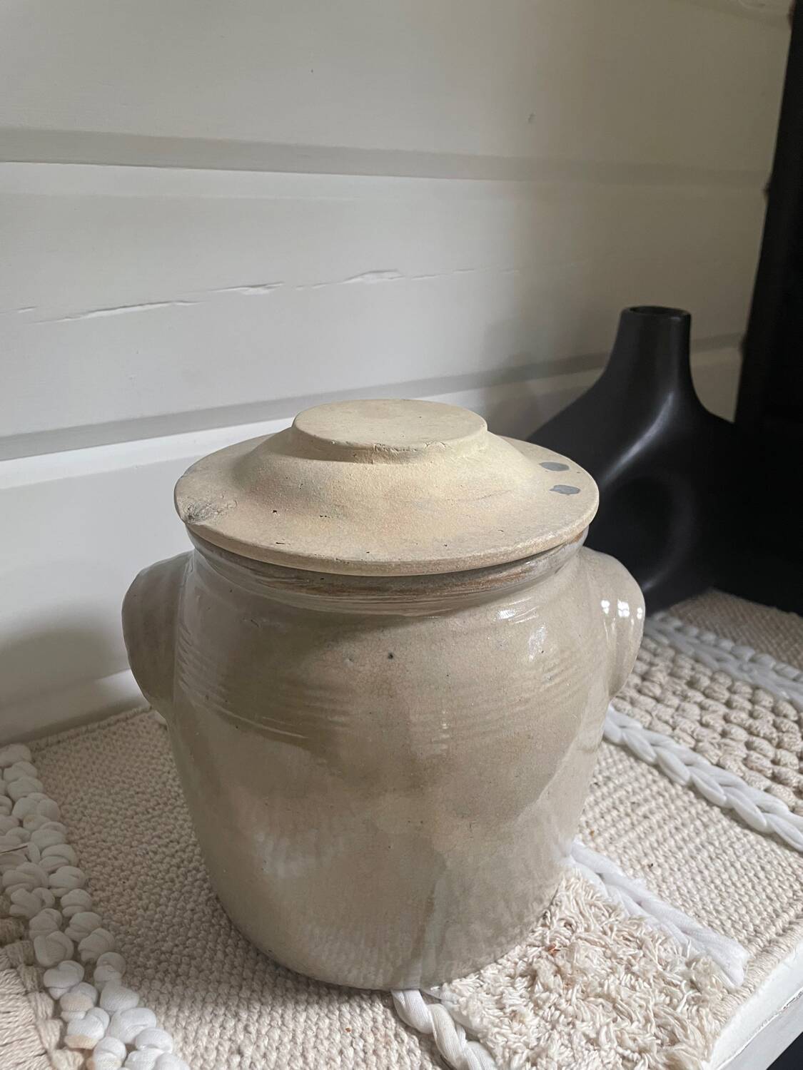 Glazed stoneware pot