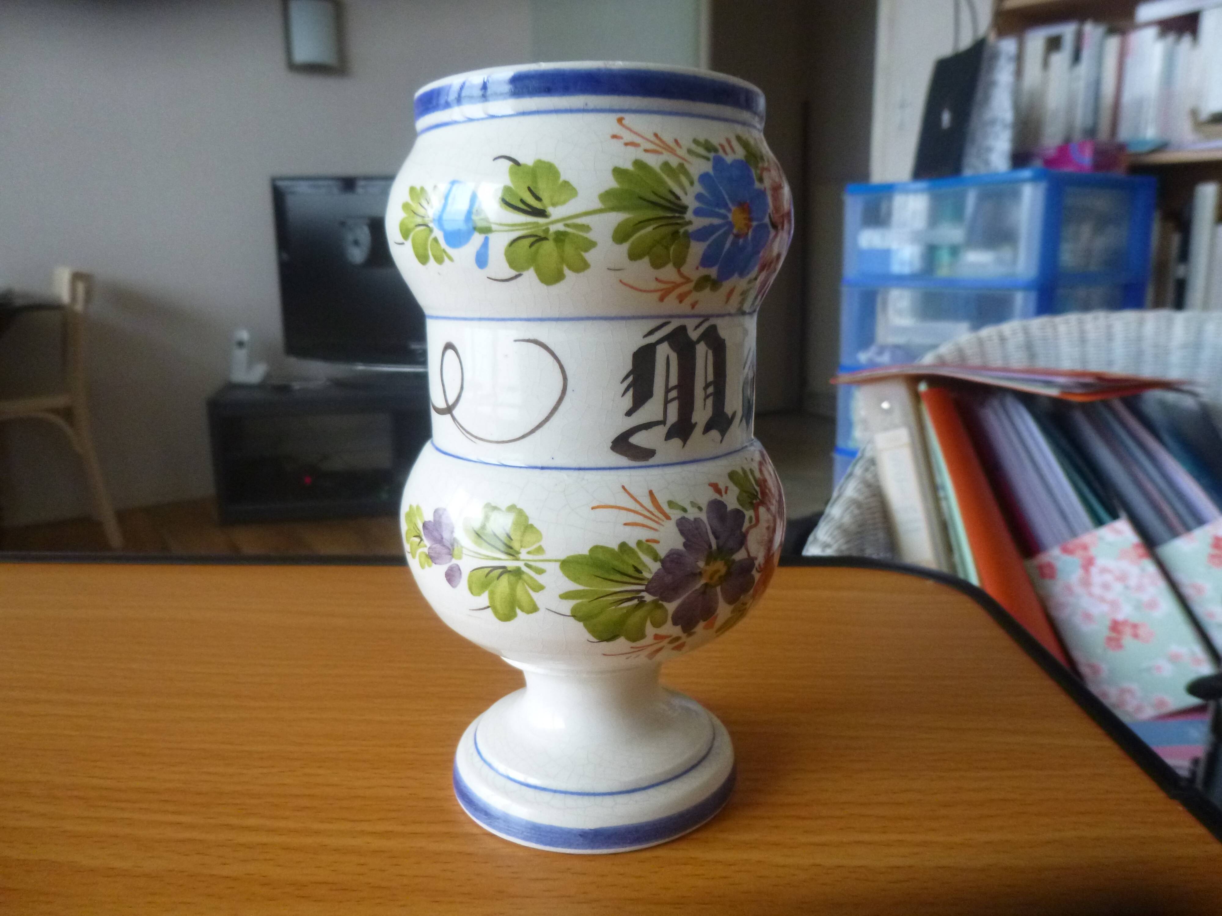 Ceramic apothecary pot bassano