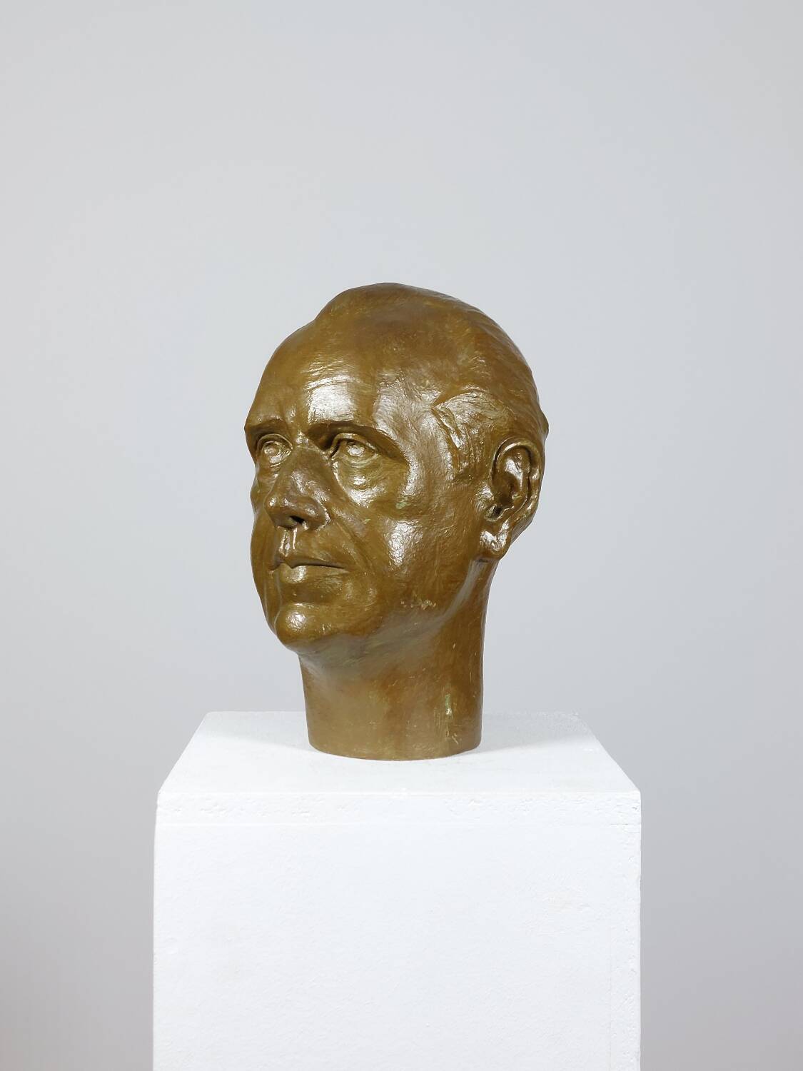 Vintage sculptural bust in bronzed plaster of a man.