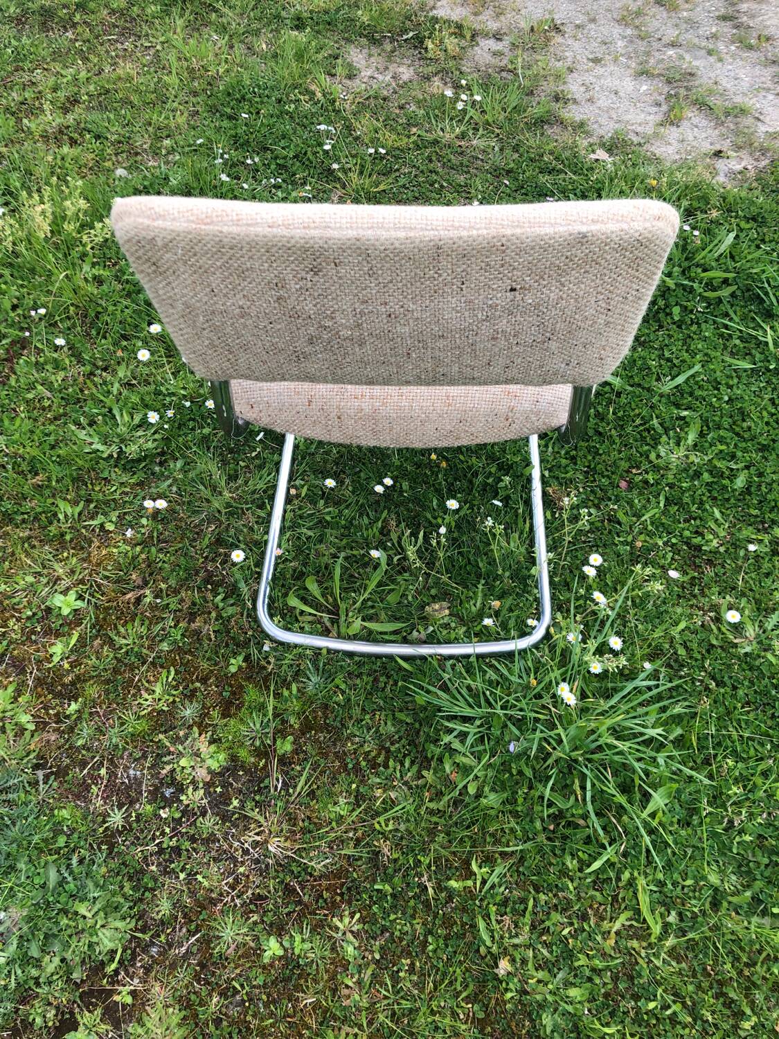 Strafor fabric chair