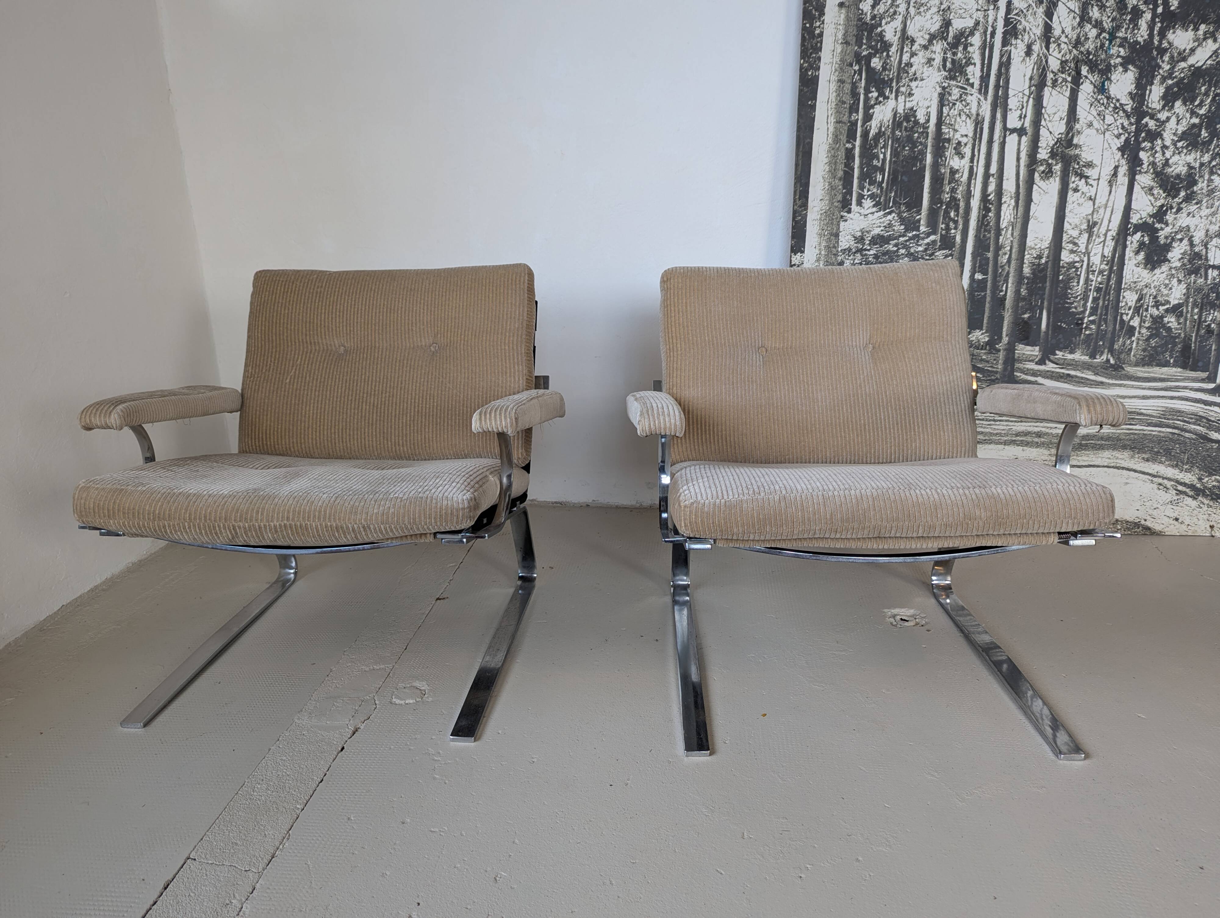 Pair of modernist armchairs by Reinhold Adolf for COR, 1970.
