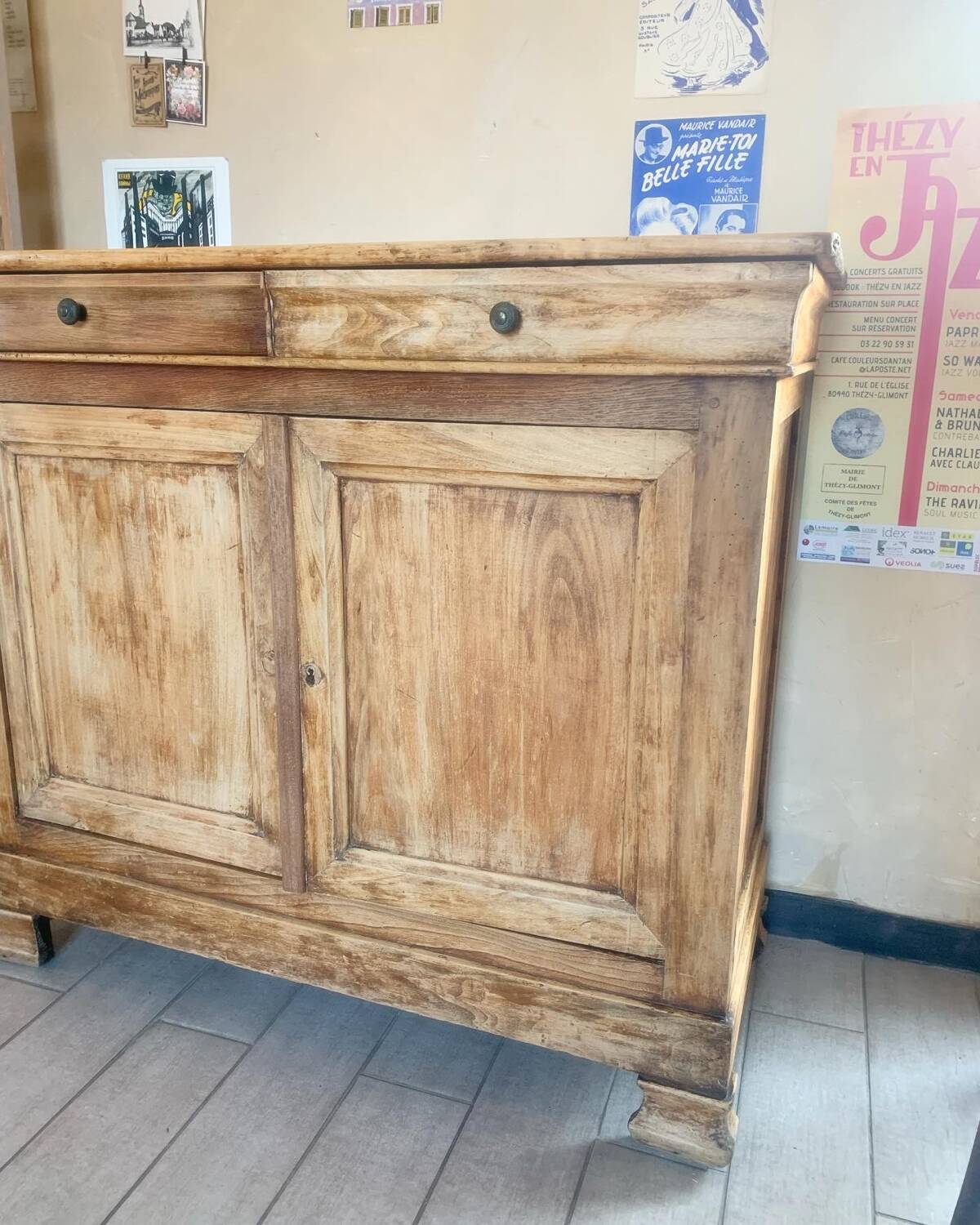Two-door sideboard