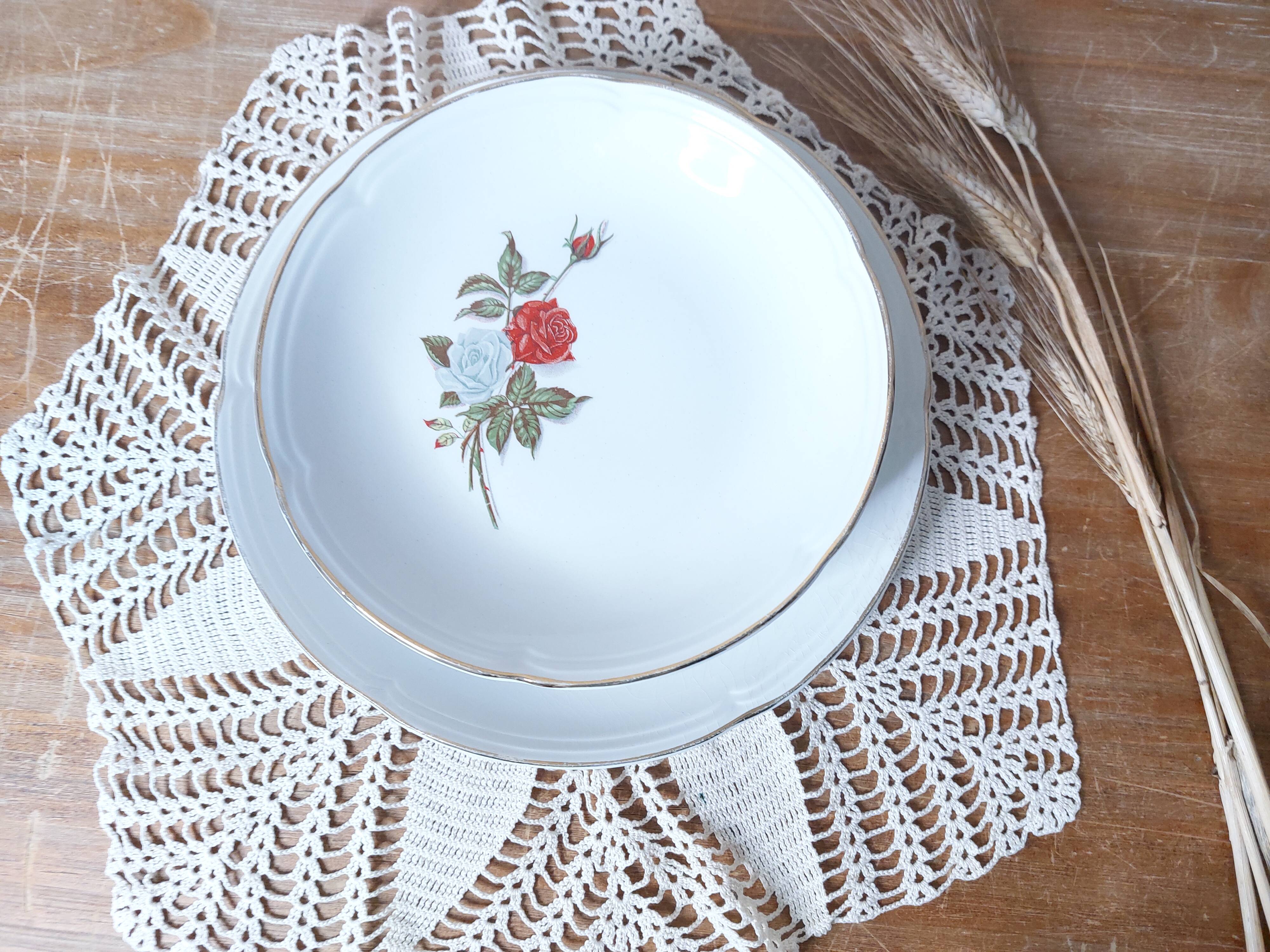 8 dessert plates and serving dish Moulin des loups pink pattern