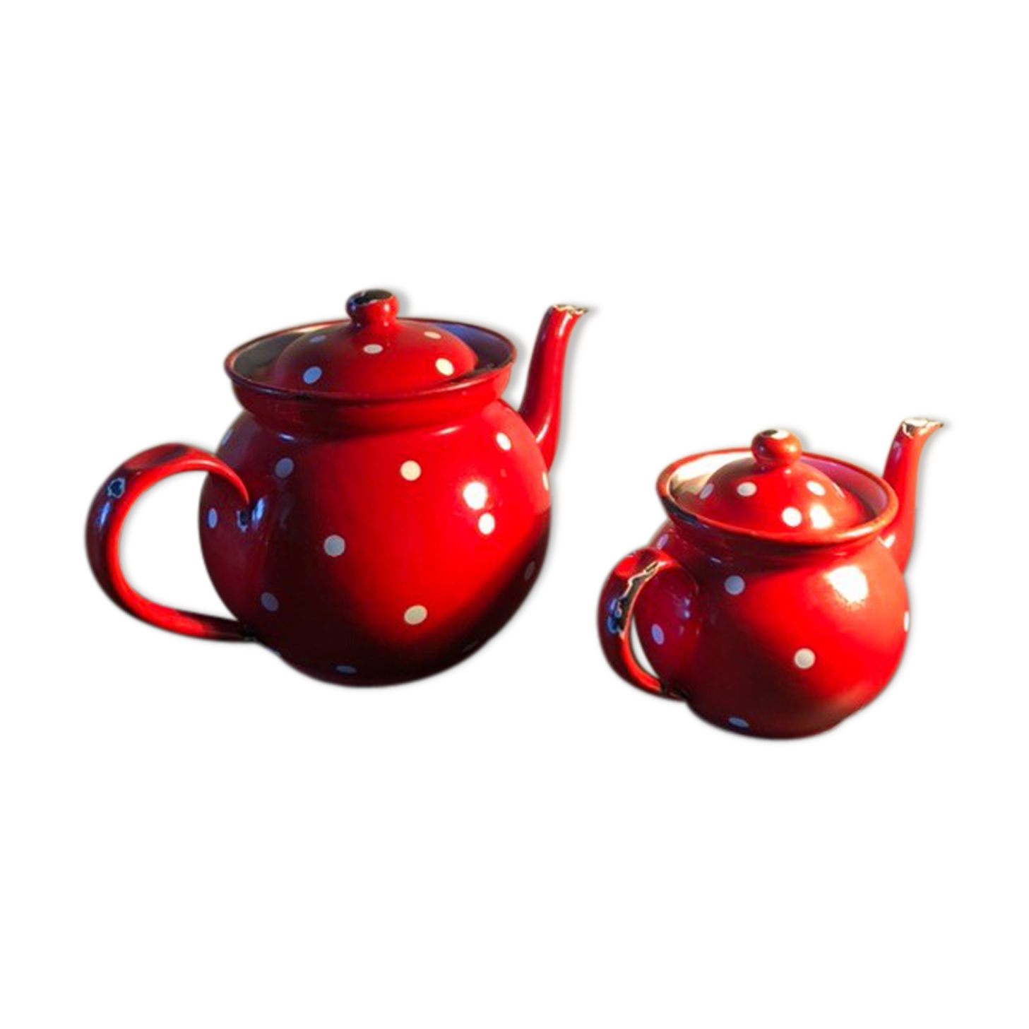 Enamelled teapots
