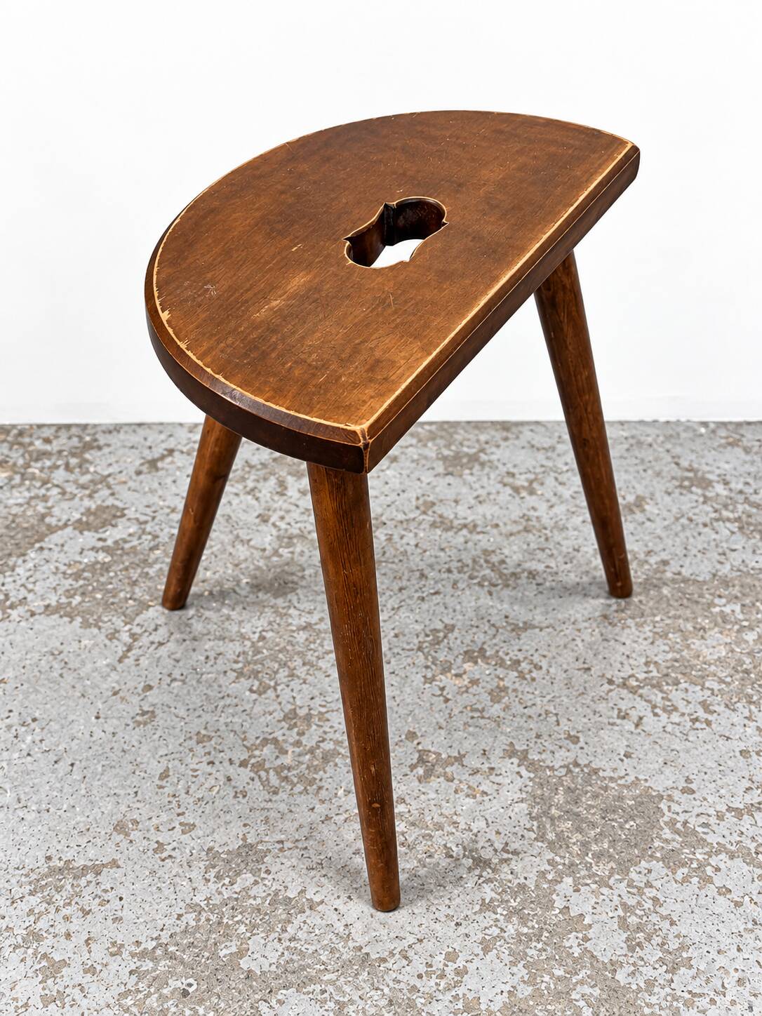 Tabouret tripode